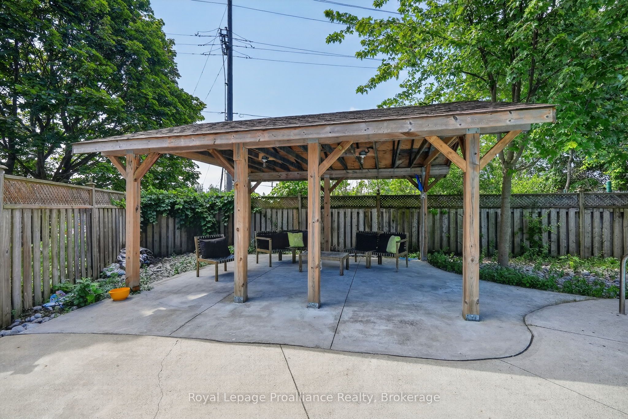 951 D'arcy Street Property Photo 33
