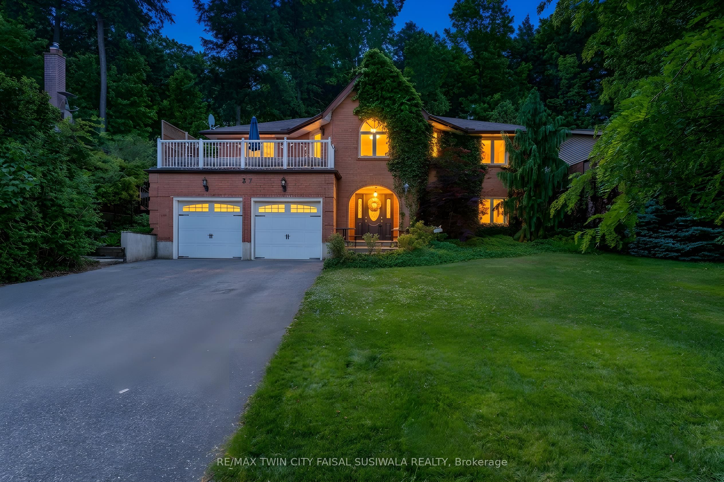 37 Yellow Birch Drive Property Photo 1