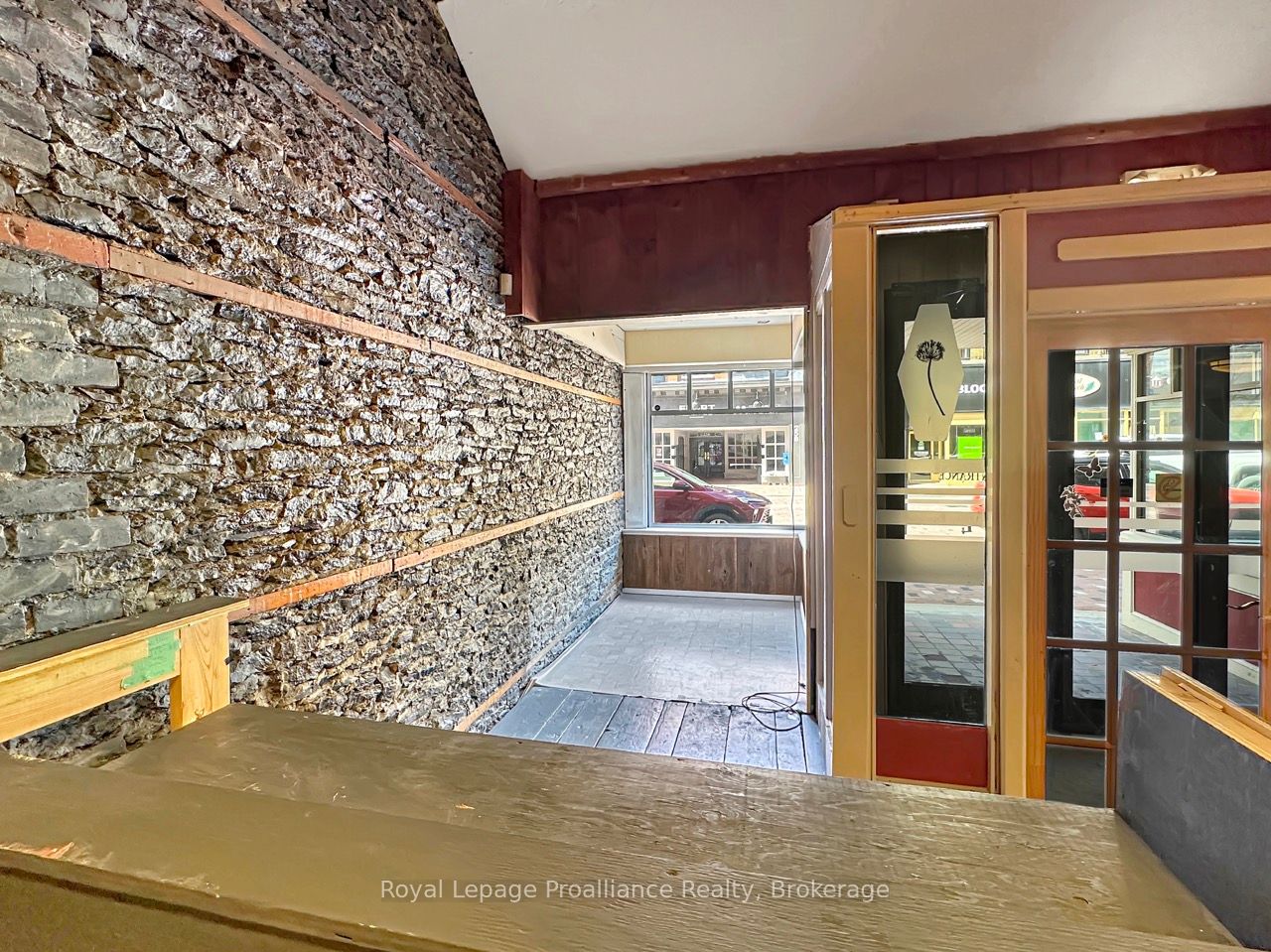 255 Front Street Property Photo 8