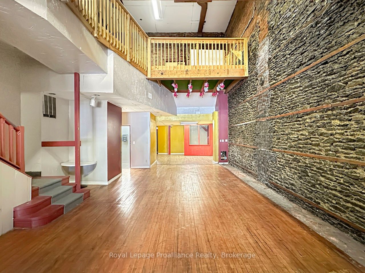 255 Front Street Property Photo 9