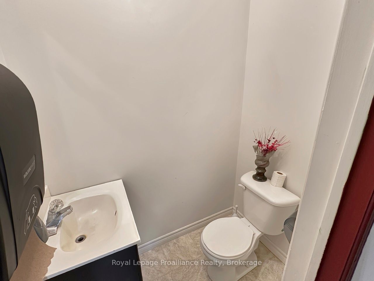 255 Front Street Property Photo 11