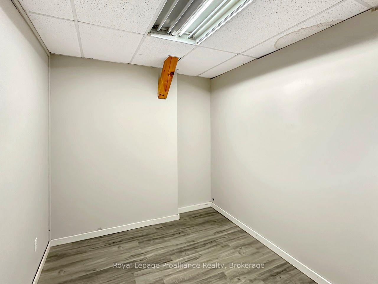 255 Front Street Property Photo 16
