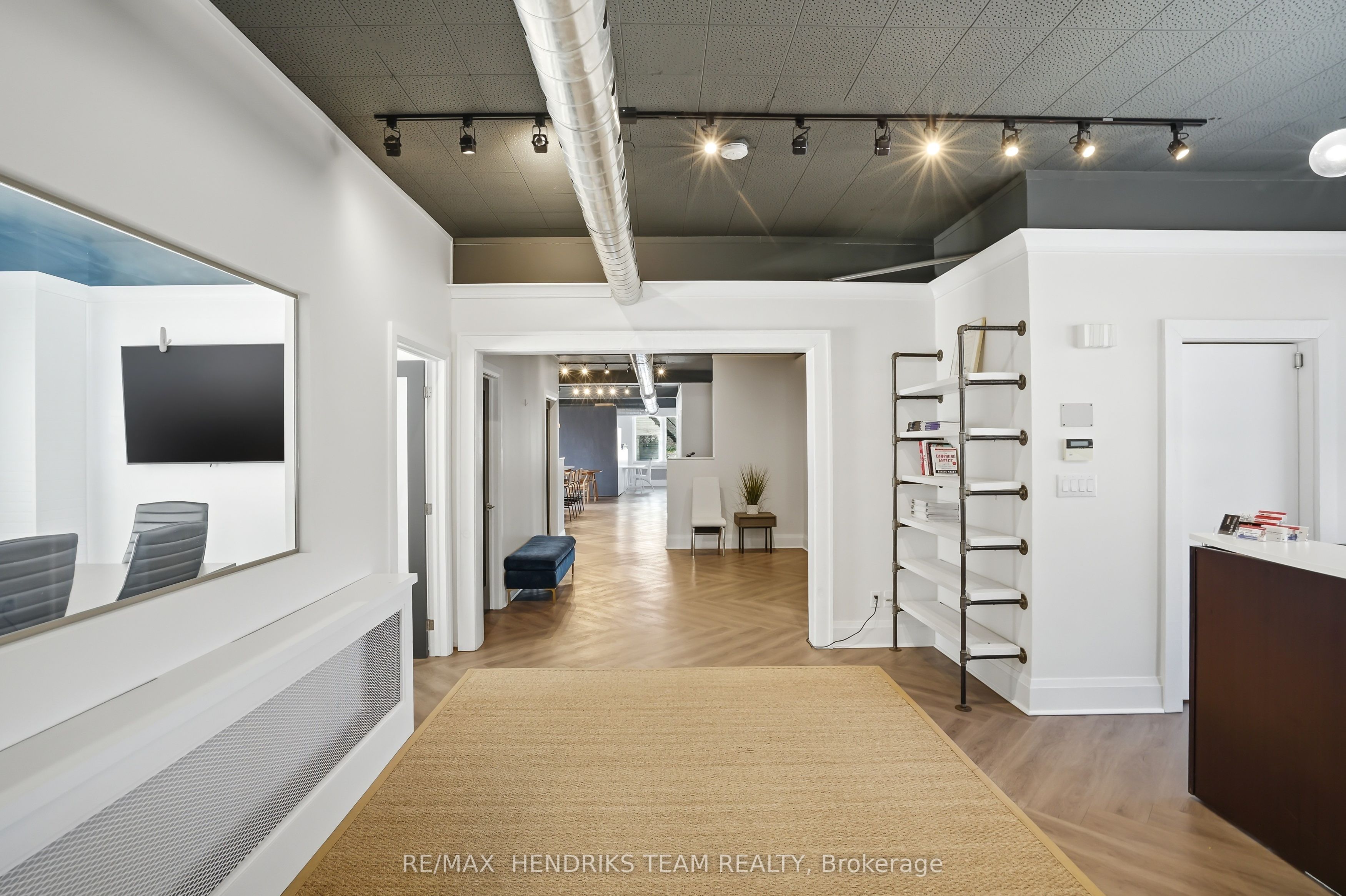 145 King Street Property Photo 6