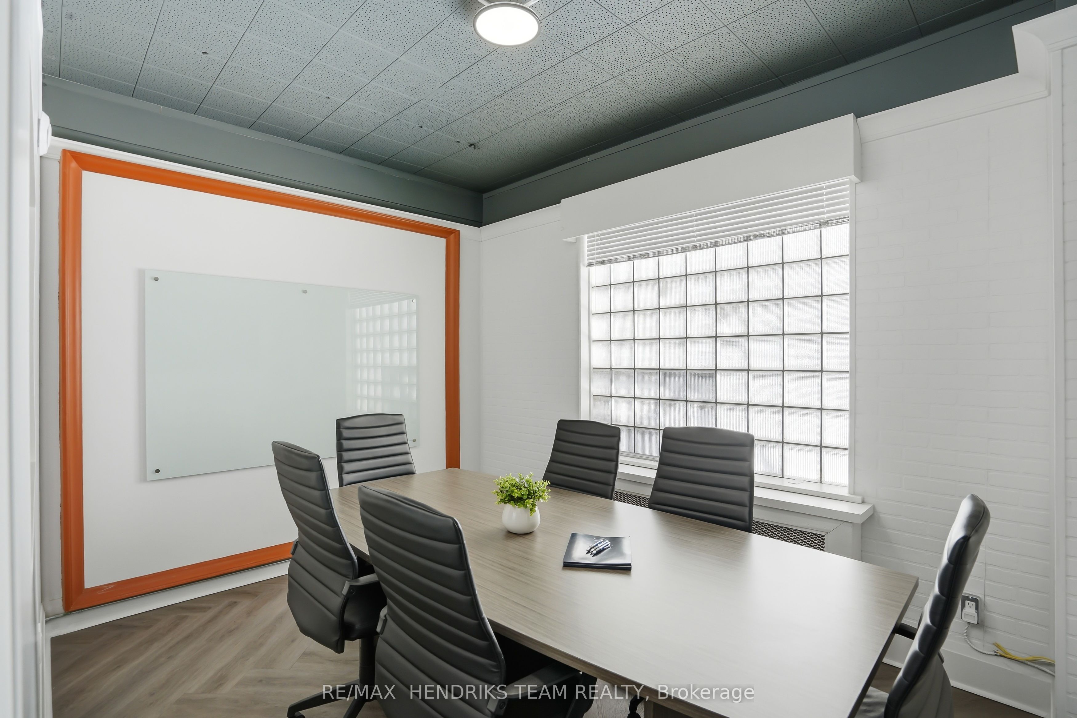 145 King Street Property Photo 7