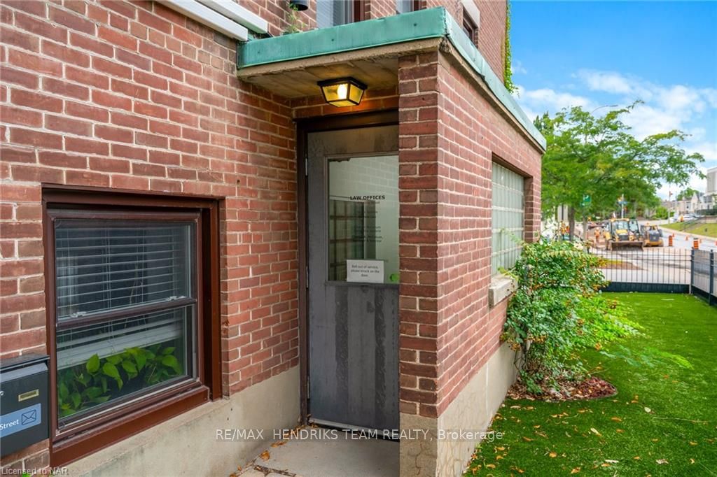 145 King Street Property Photo 33