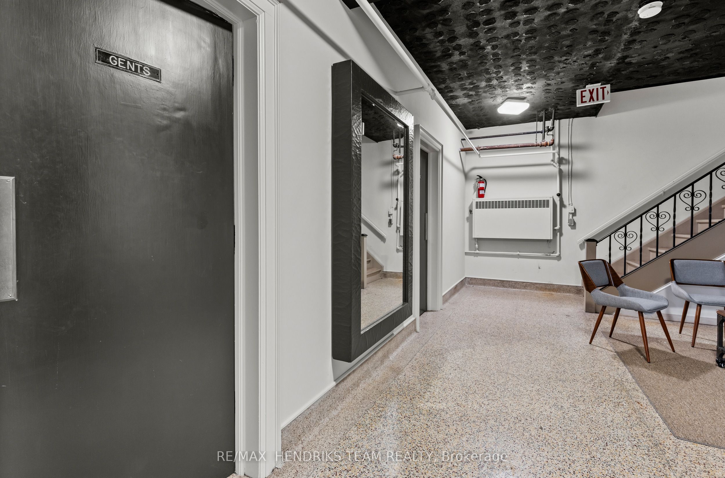 145 King Street Property Photo 37