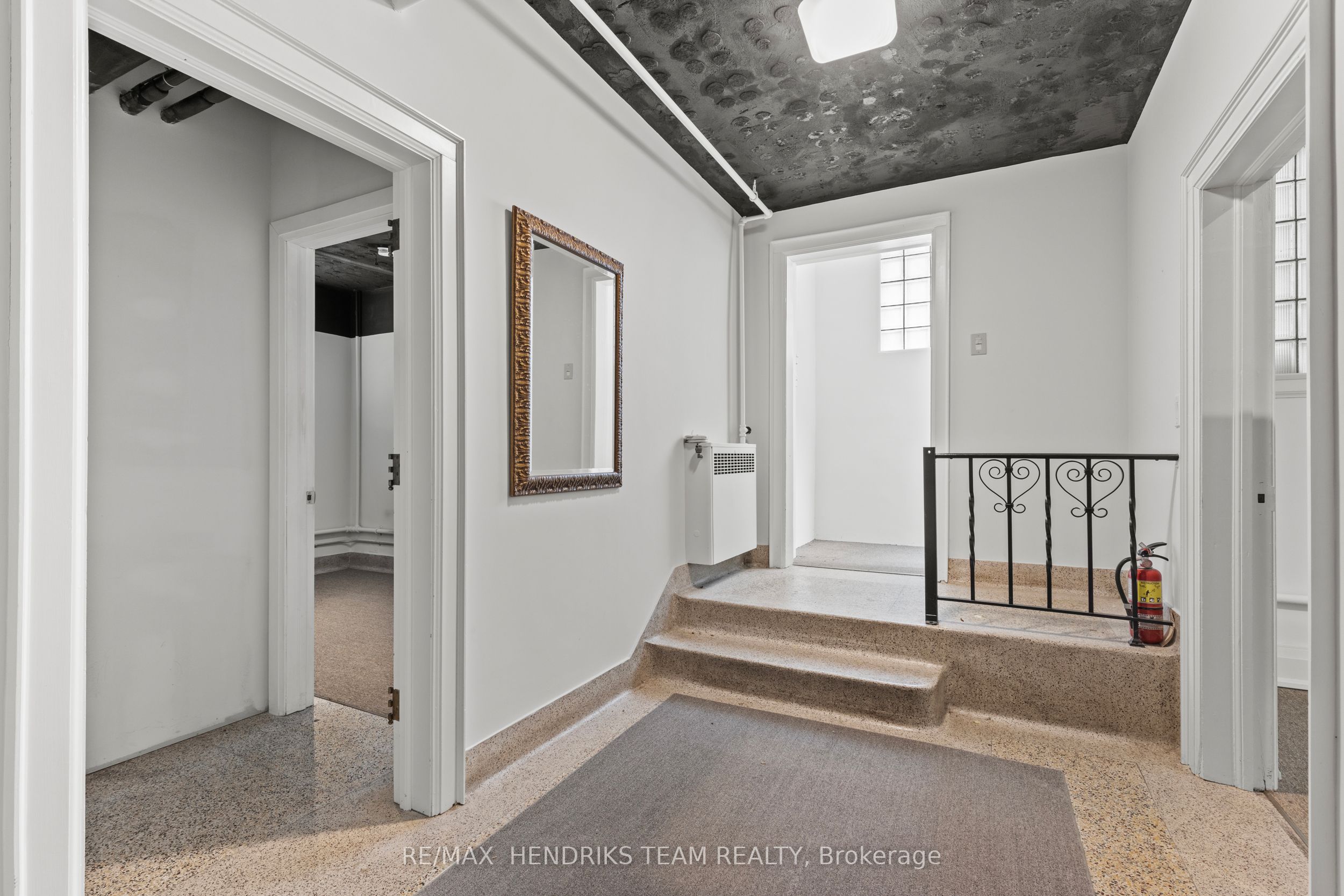 145 King Street Property Photo 46