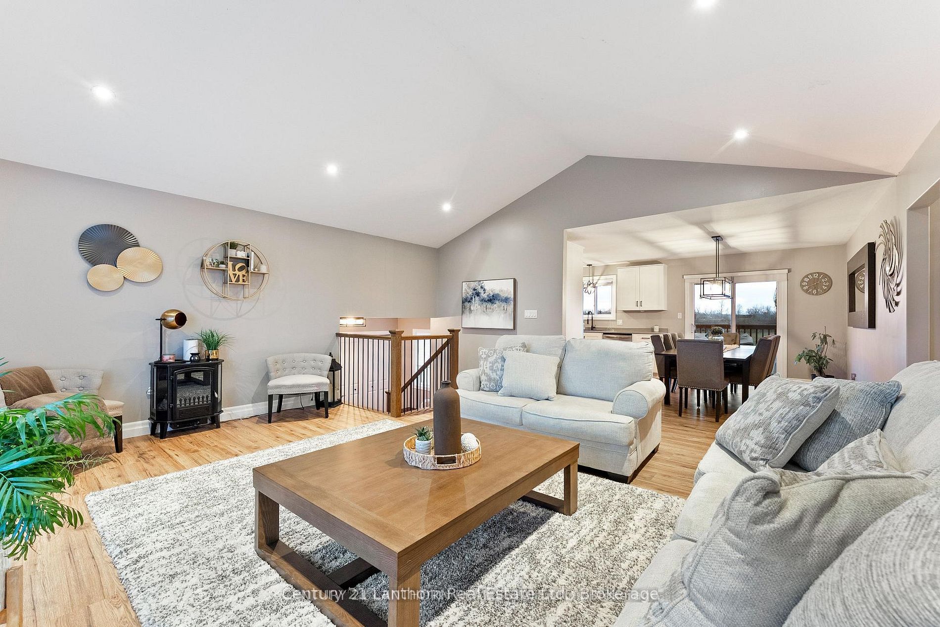 20846 Loyalist Parkway Property Photo 4