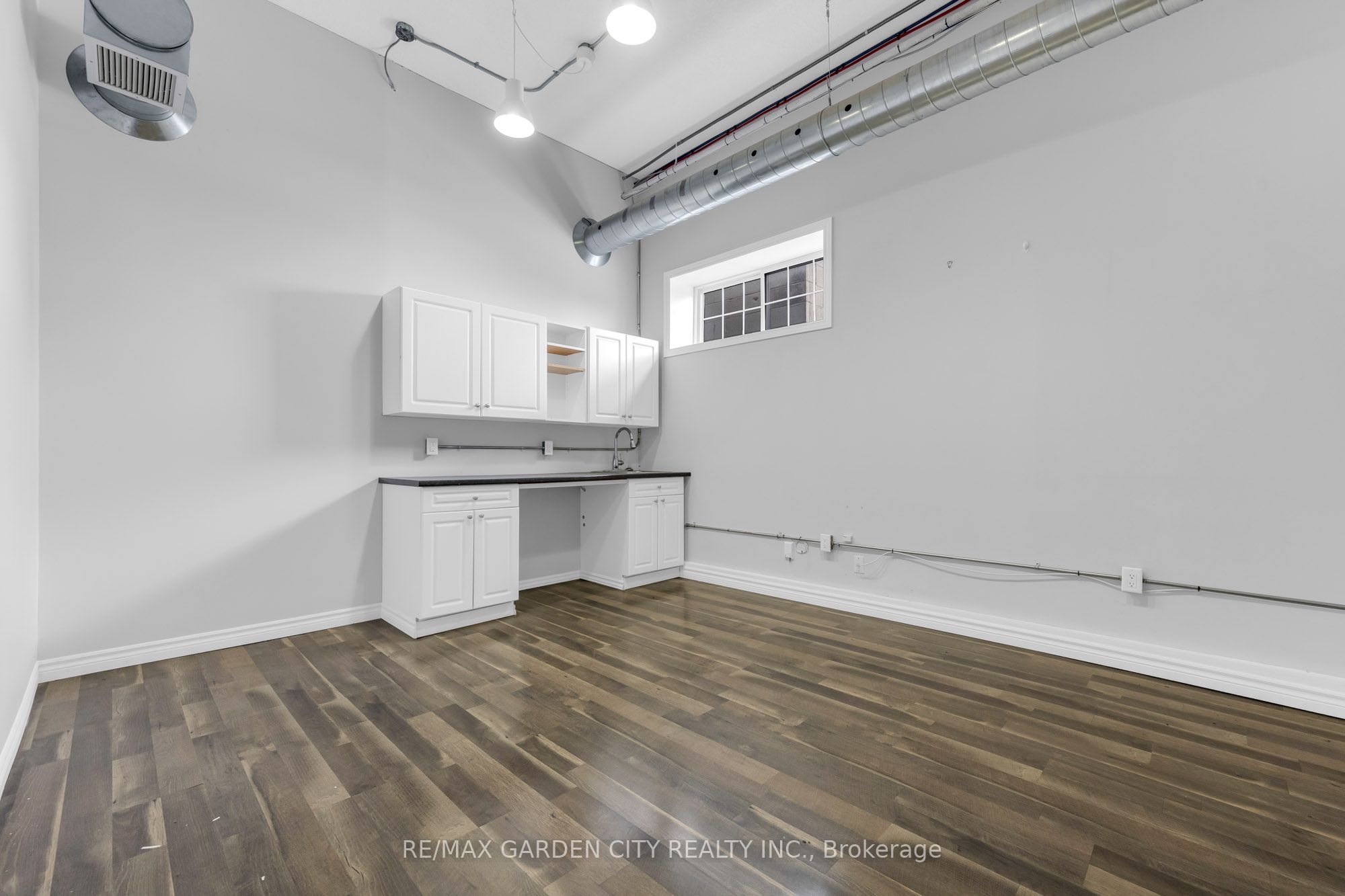16 Myrtle Avenue 9b Property Photo 6