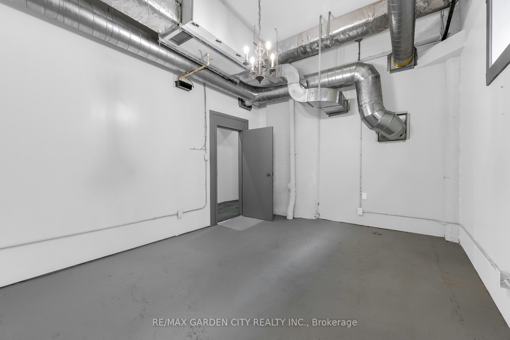 16 Myrtle Avenue 4 Lower Property Photo 4