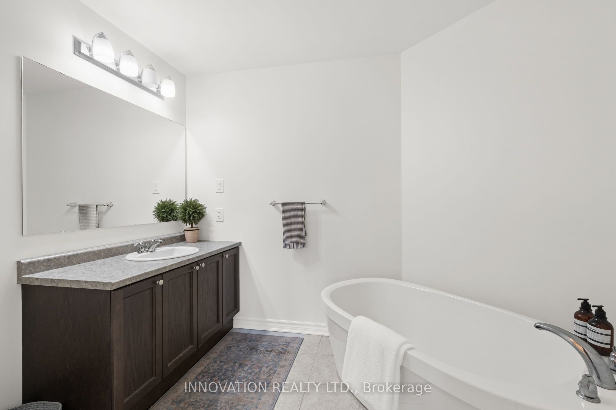 389 Rouncey Road Property Photo 33