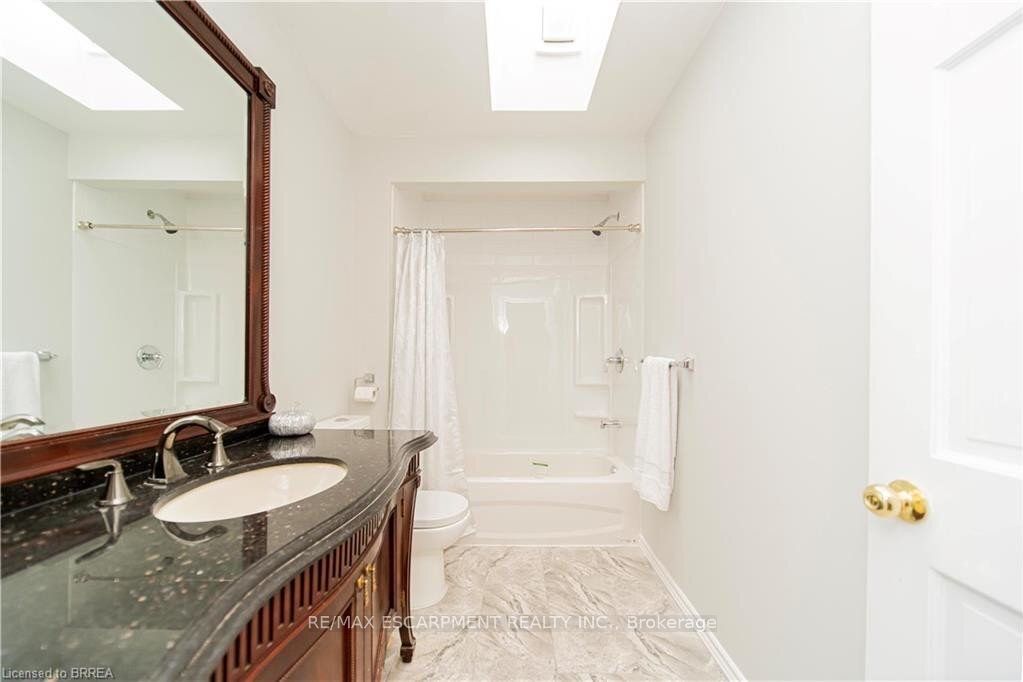 43 Kanata Crescent Upper Property Photo 9
