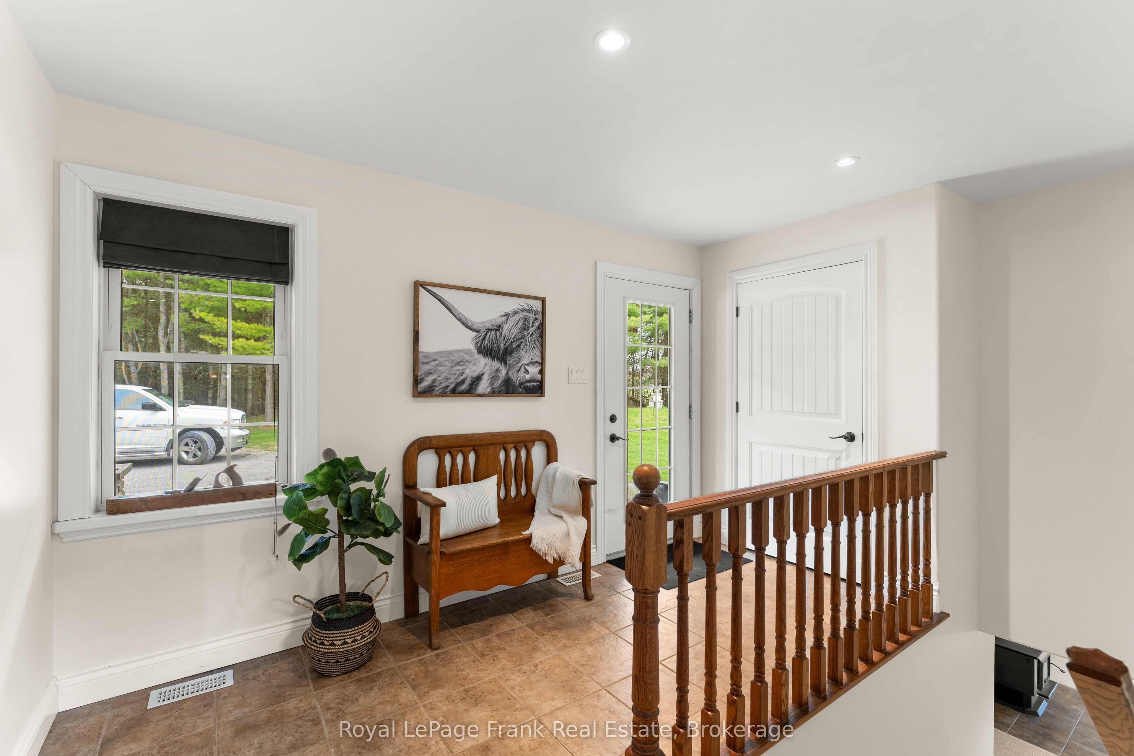 382 Lakehurst Circle Road Property Photo 4