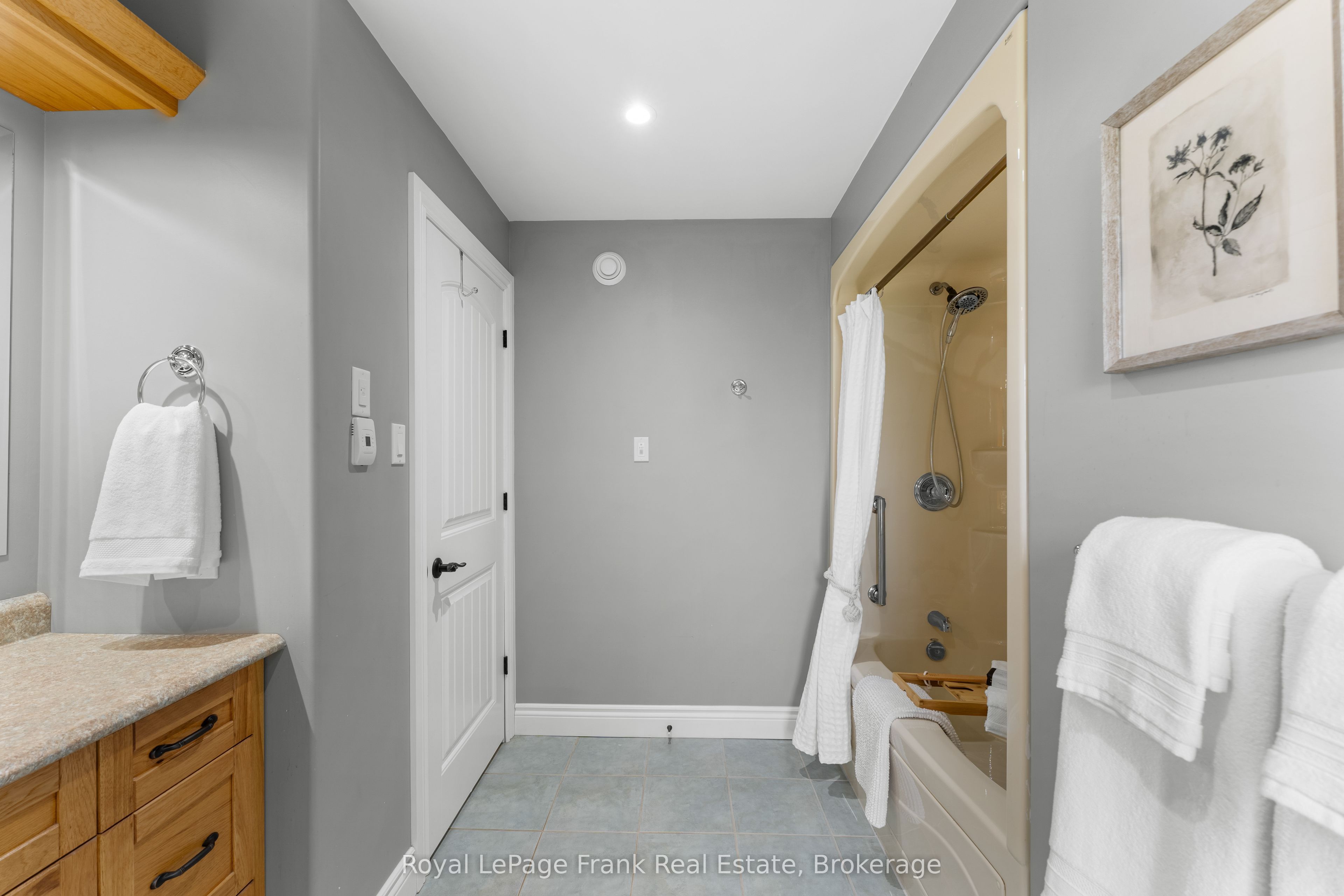 382 Lakehurst Circle Road Property Photo 26