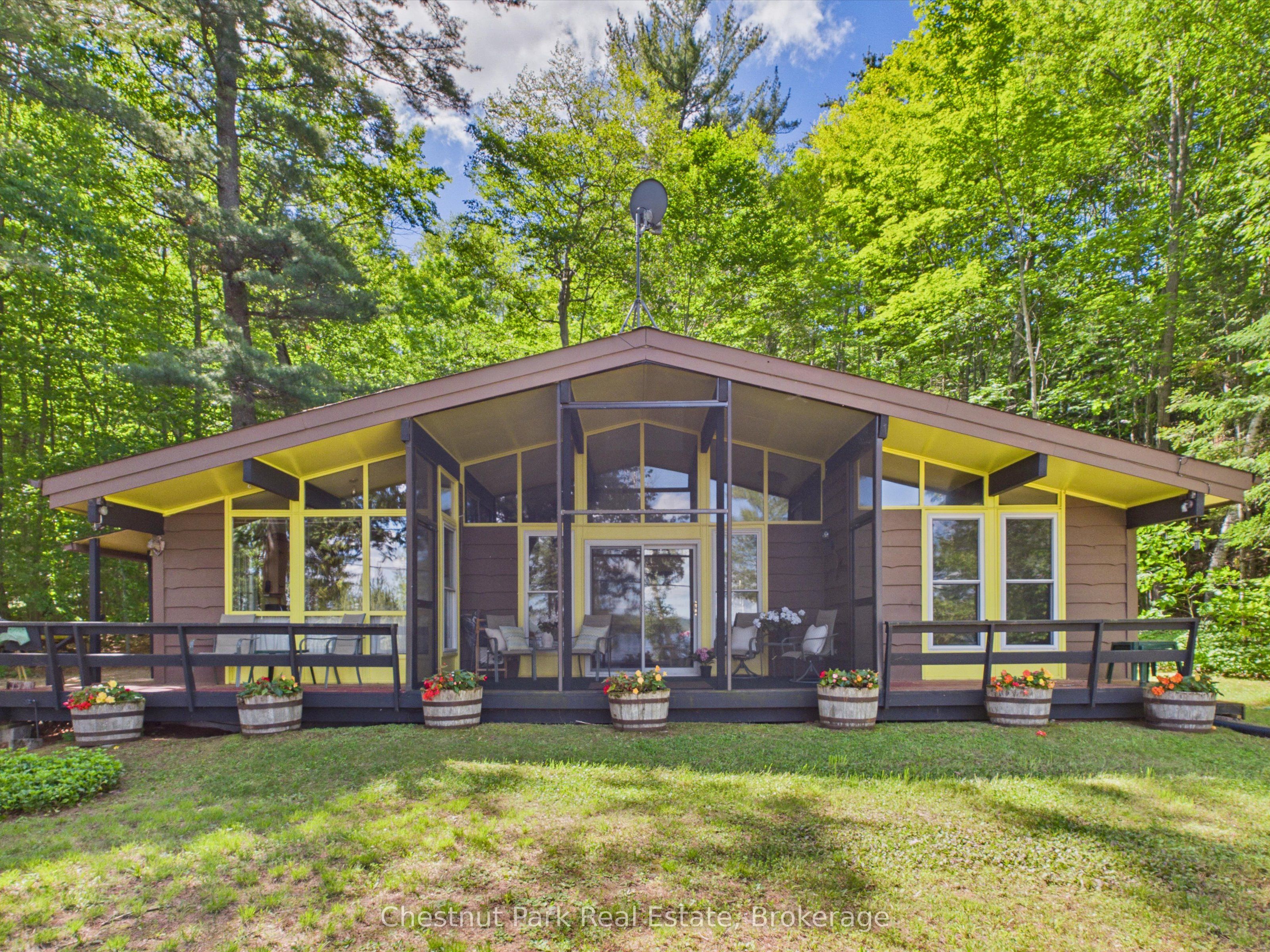 1087 Glenmount Road Property Photo 2