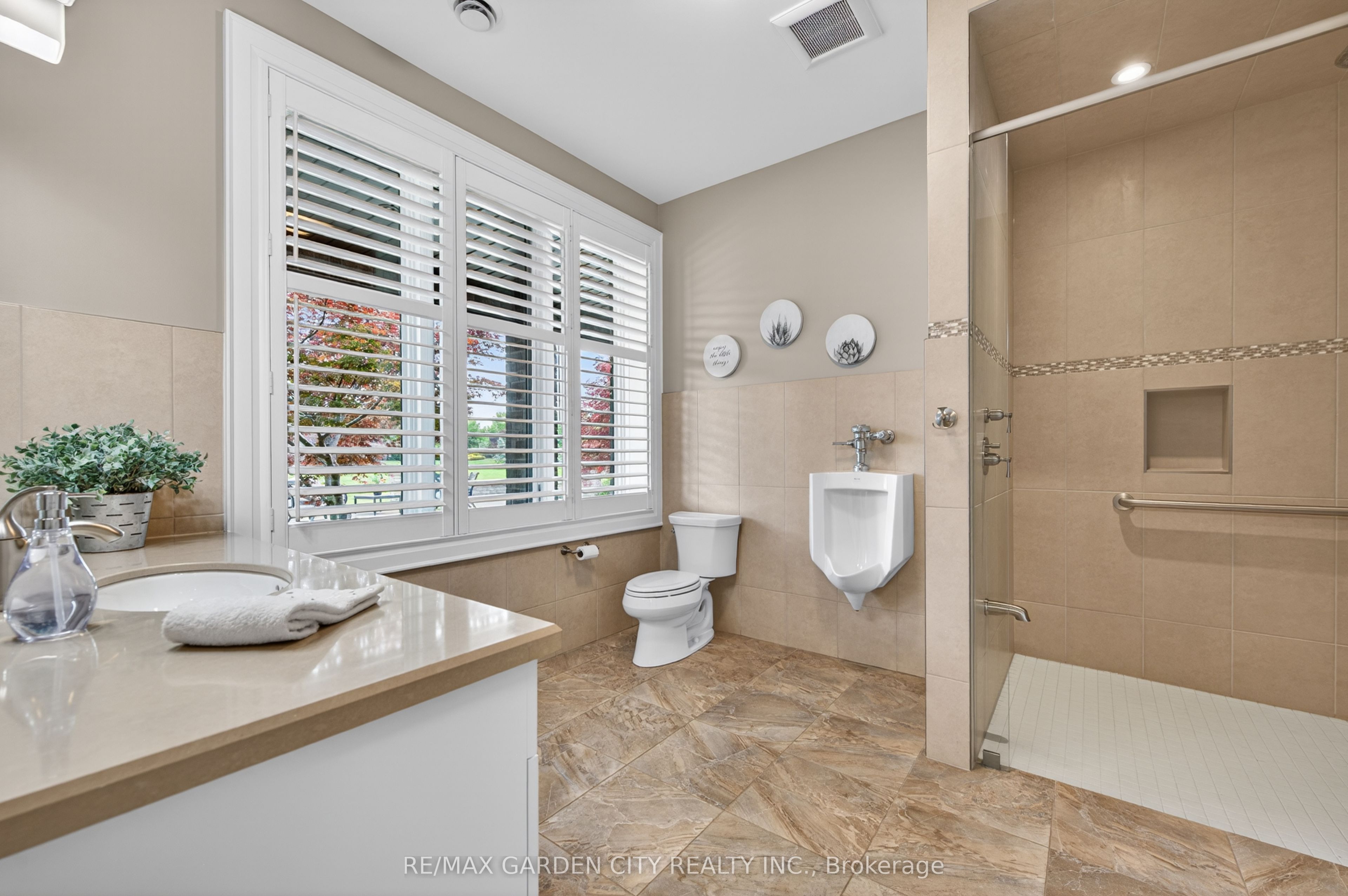 4580 Cherry Avenue Property Photo 24