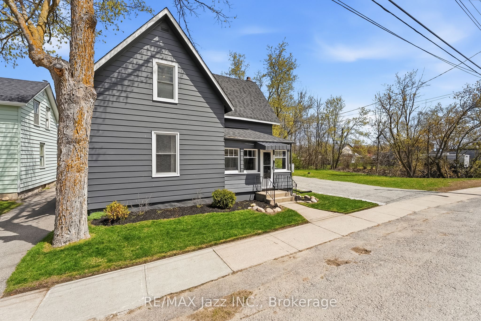 430 Eldon Road Property Photo 4