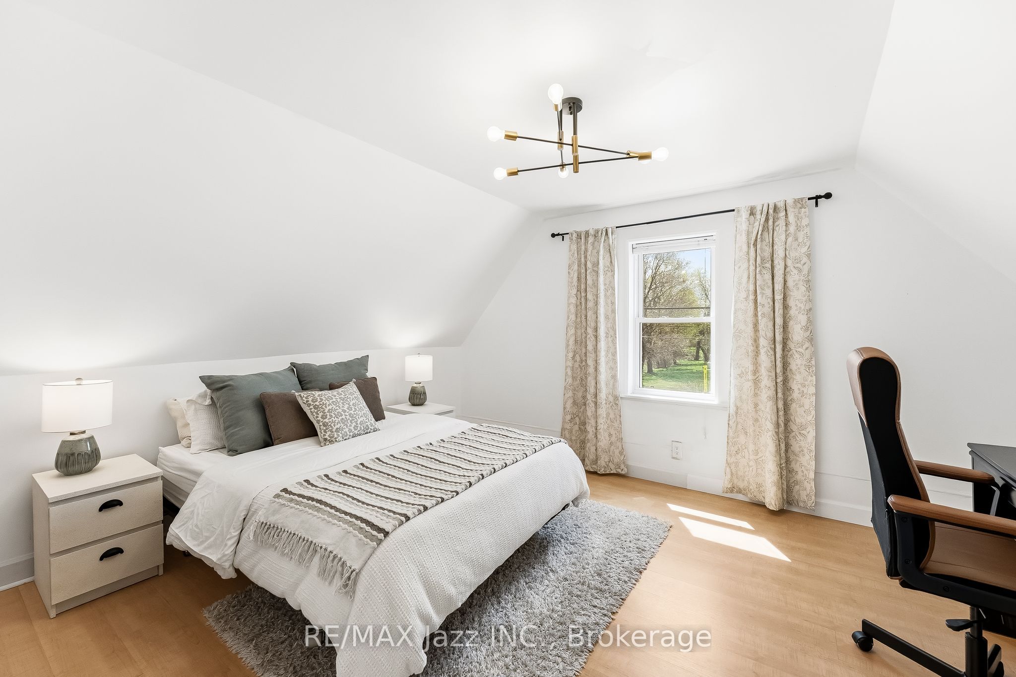 430 Eldon Road Property Photo 28