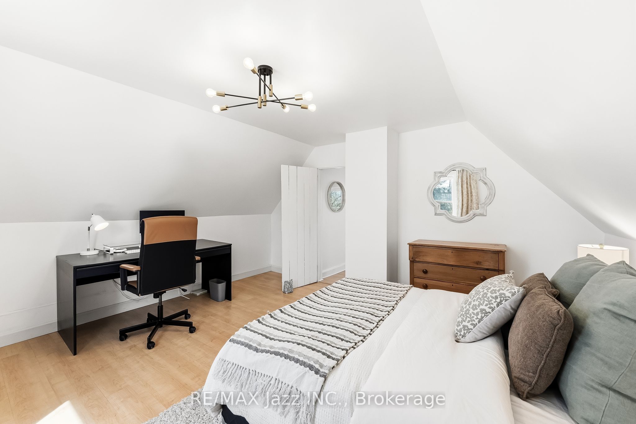 430 Eldon Road Property Photo 29