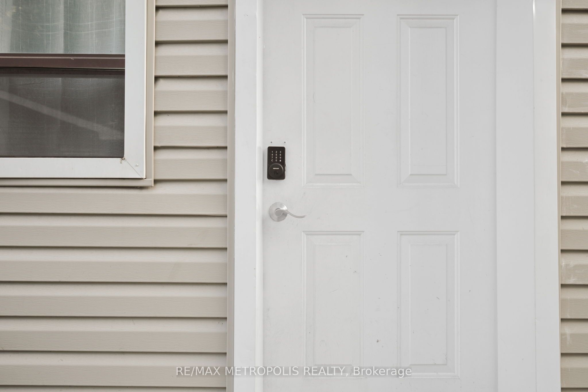 719 Knox Avenue Property Photo 8