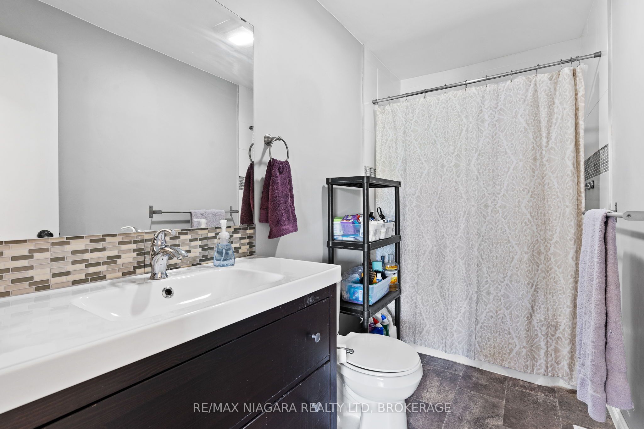 809 Broadway Avenue Property Photo 9