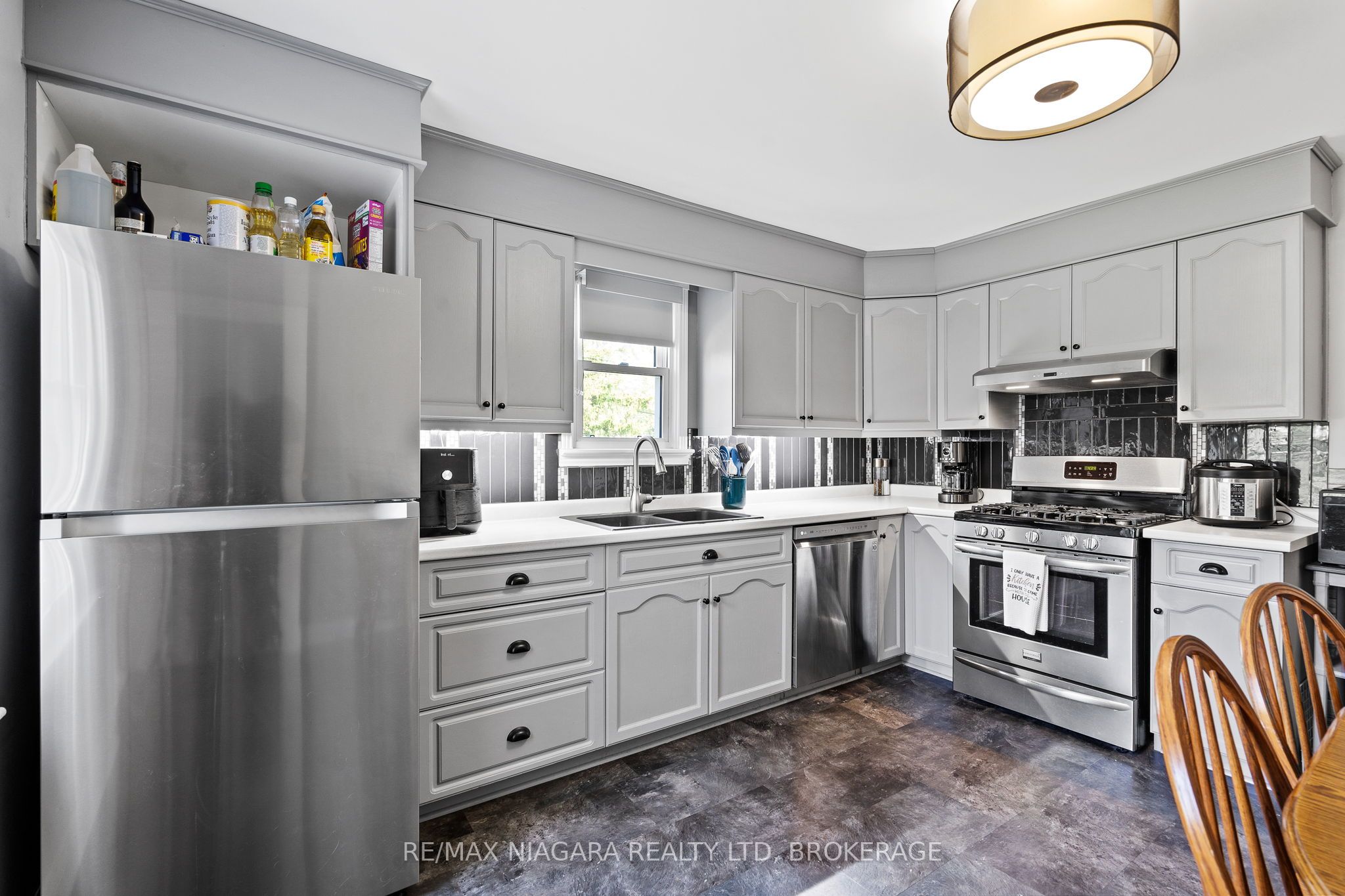 809 Broadway Avenue Property Photo 11