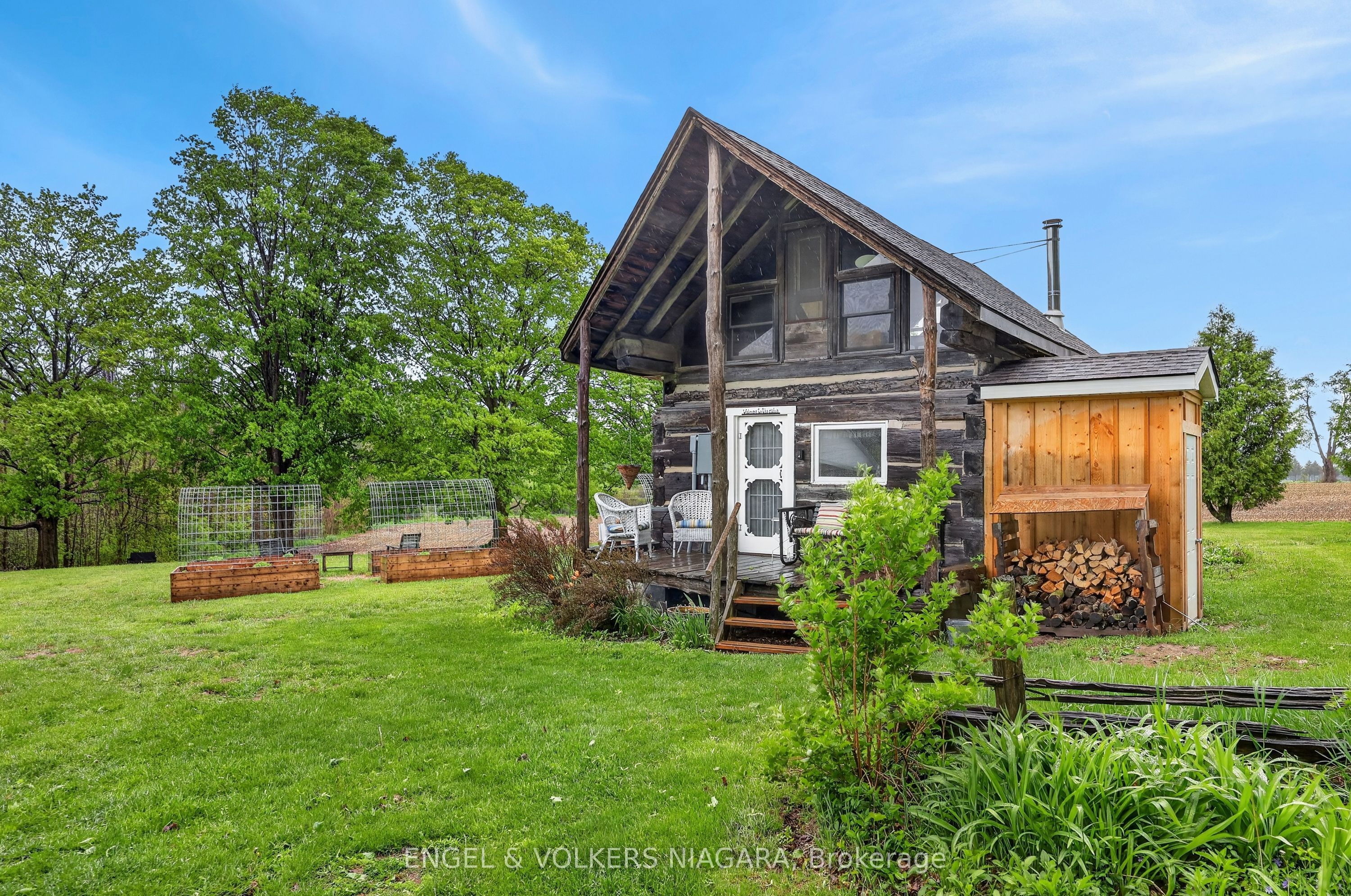 40751 Londesboro Road Property Photo 1