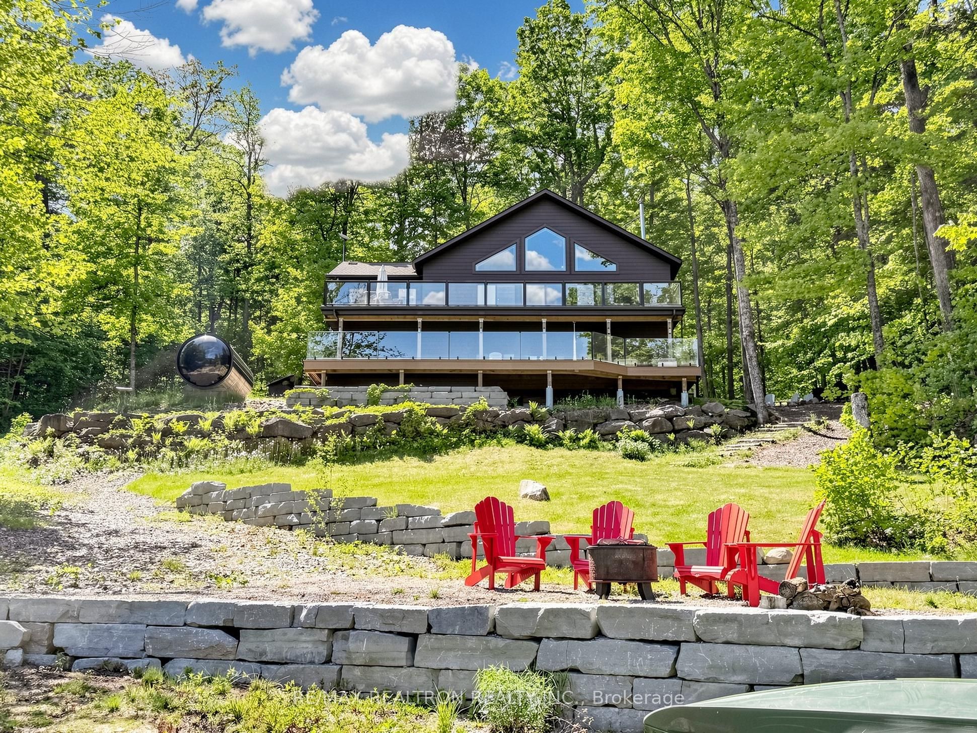 1575 Rugged Lane Property Photo 2