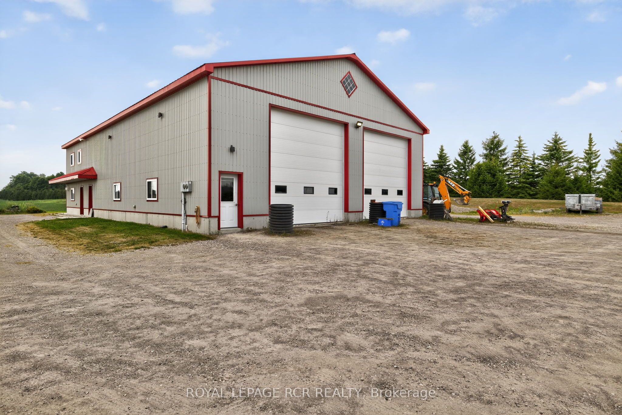 6128 Eighth Line Property Photo 2
