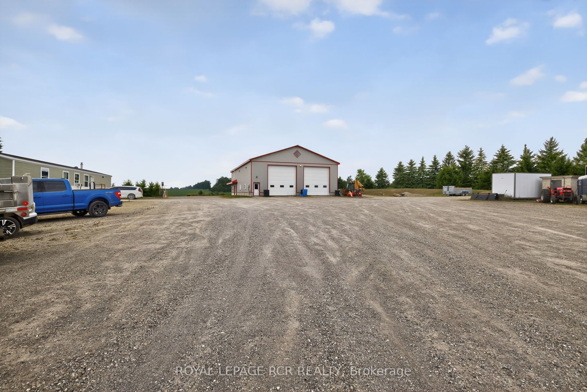 6128 Eighth Line Property Photo 4