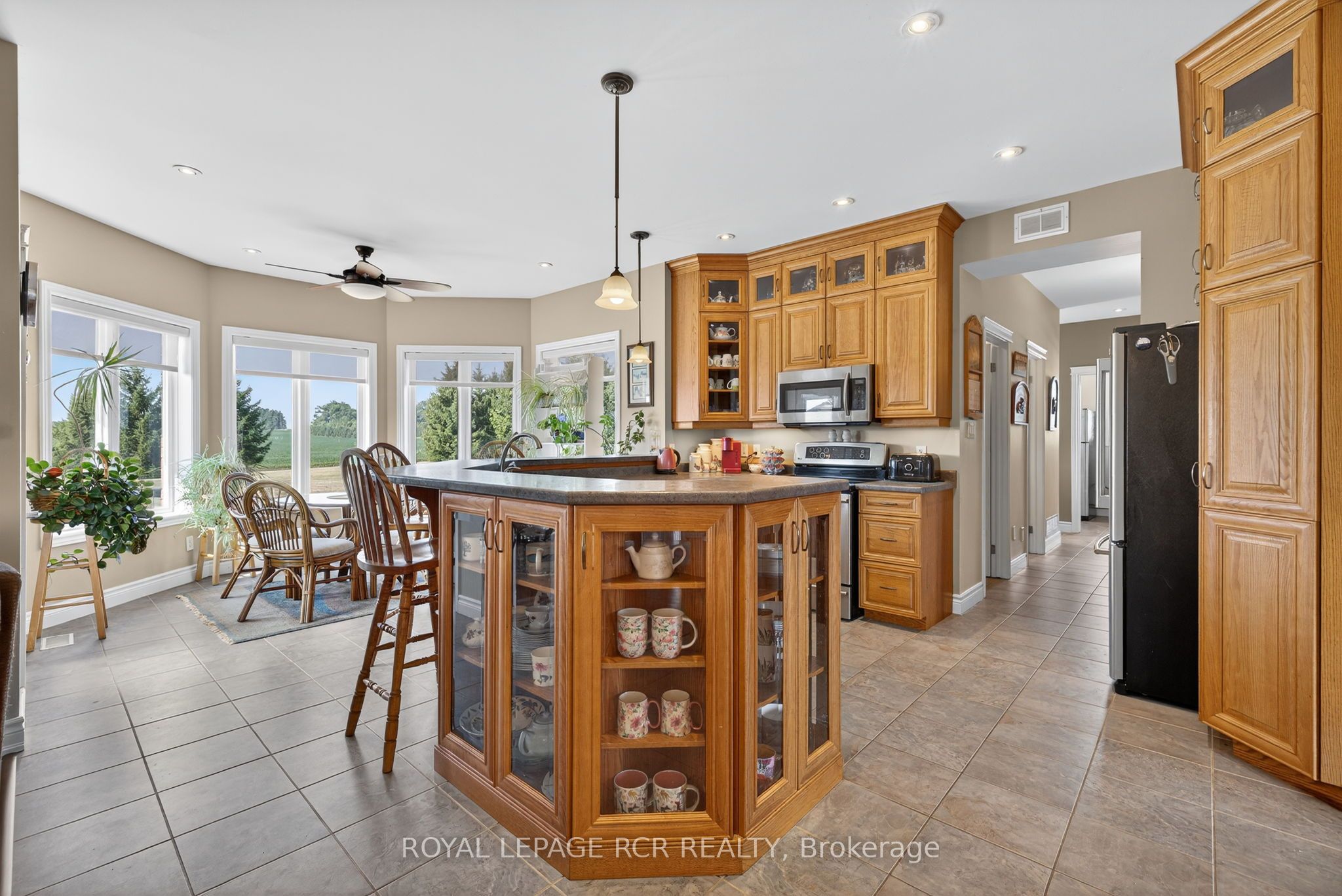 6128 Eighth Line Property Photo 11