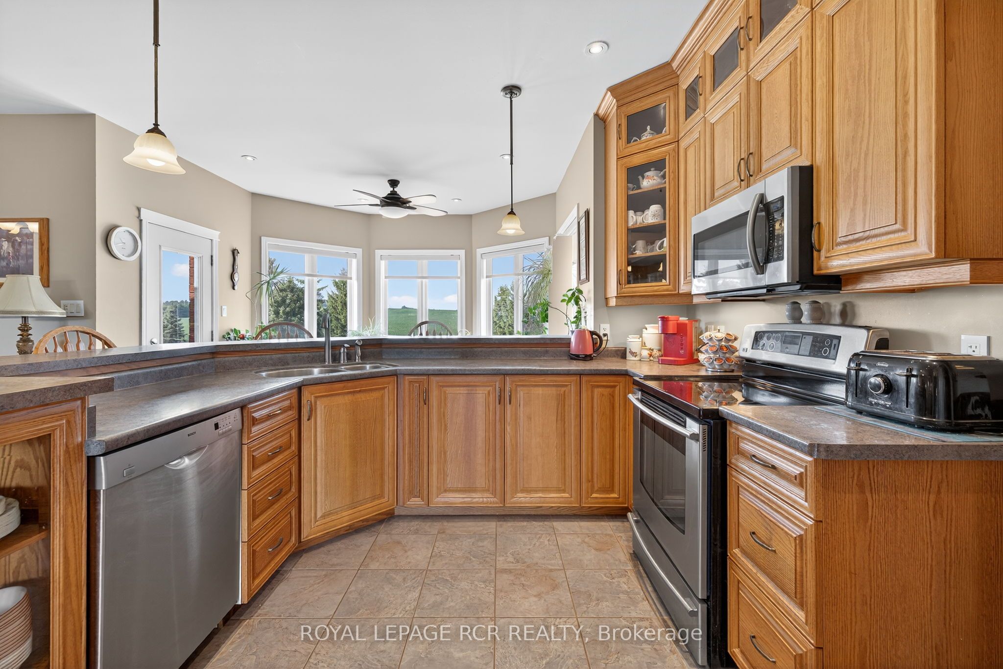 6128 Eighth Line Property Photo 13
