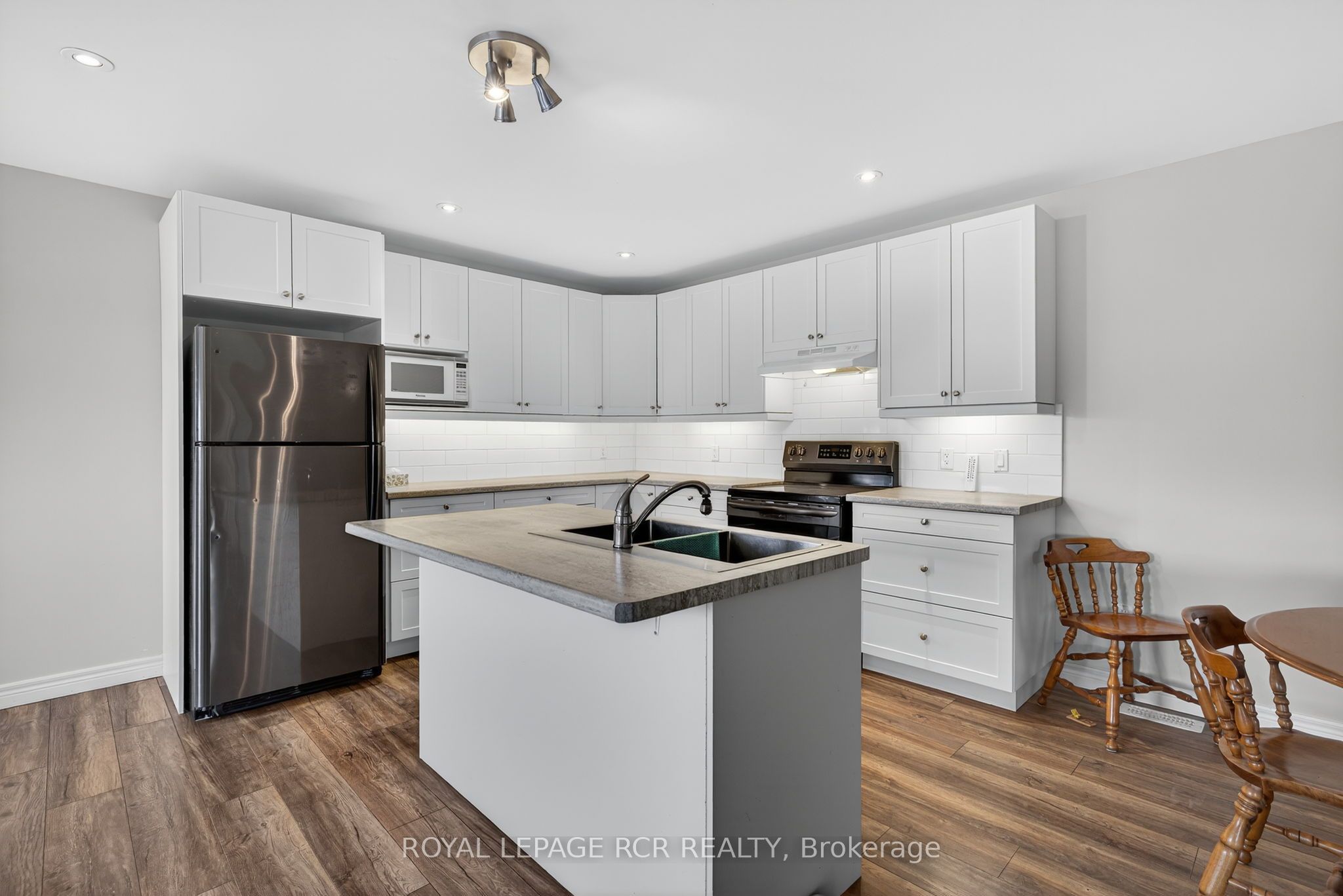 6128 Eighth Line Property Photo 34