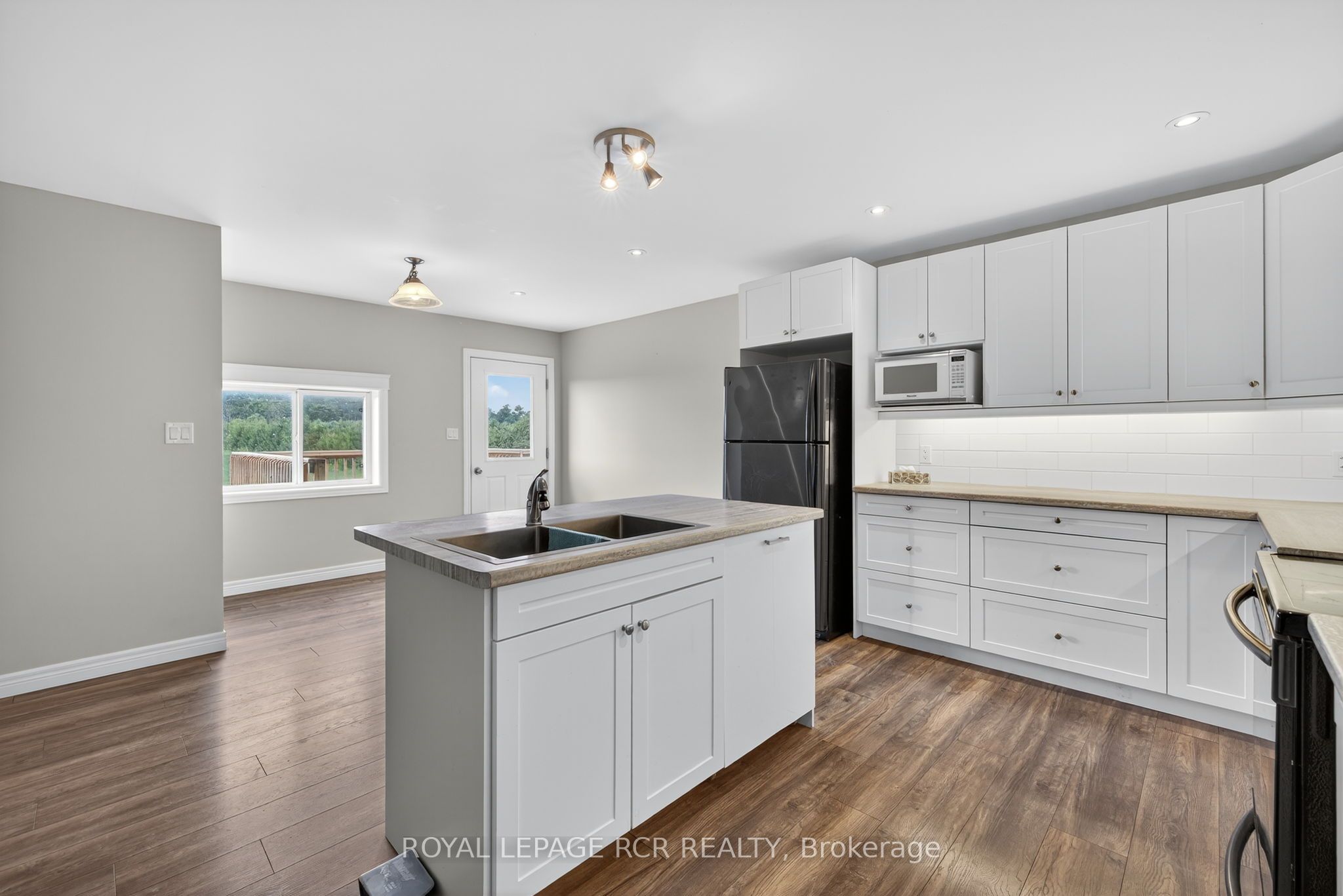 6128 Eighth Line Property Photo 35