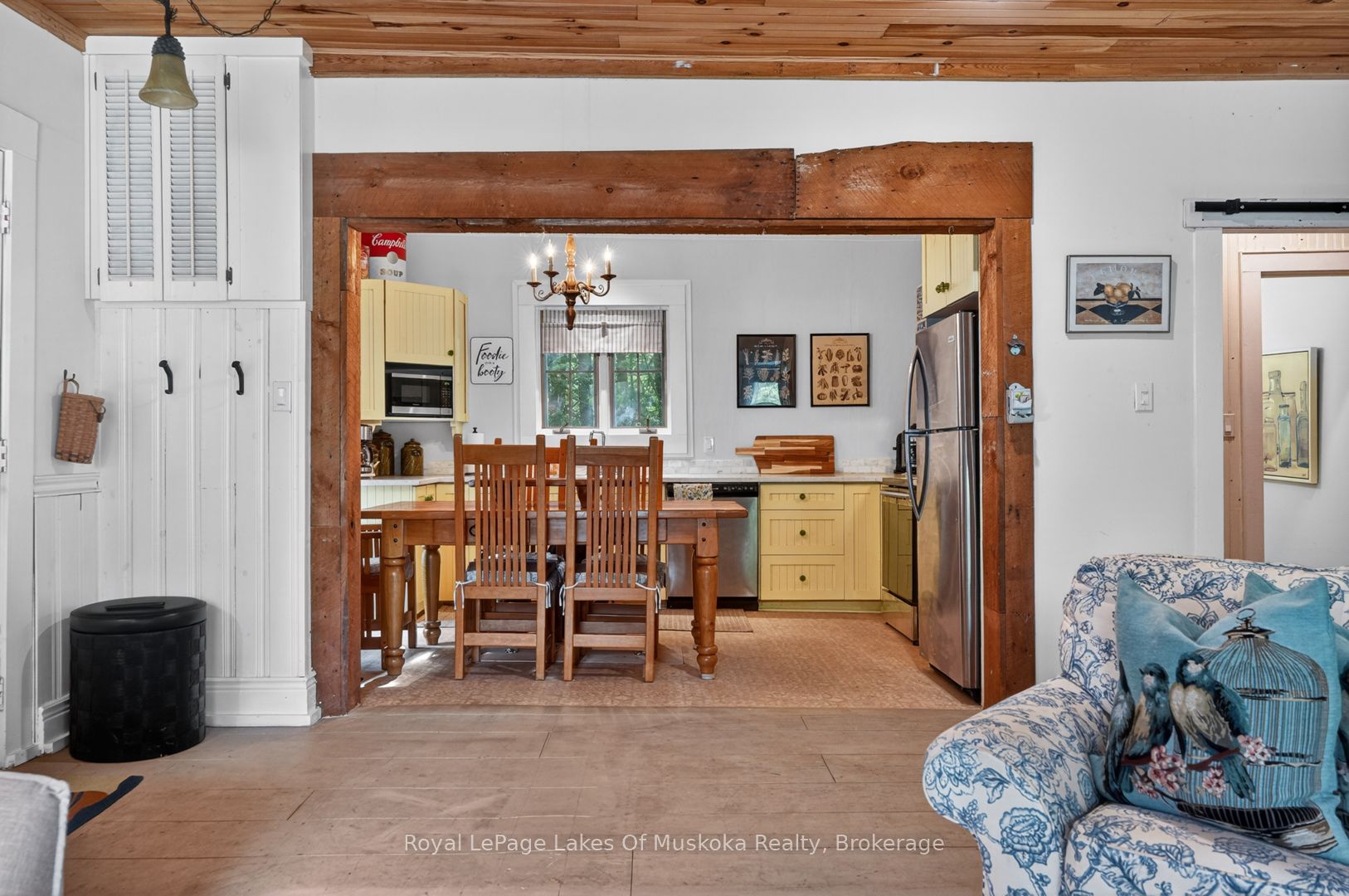 4 Spruce Street E Property Photo 7