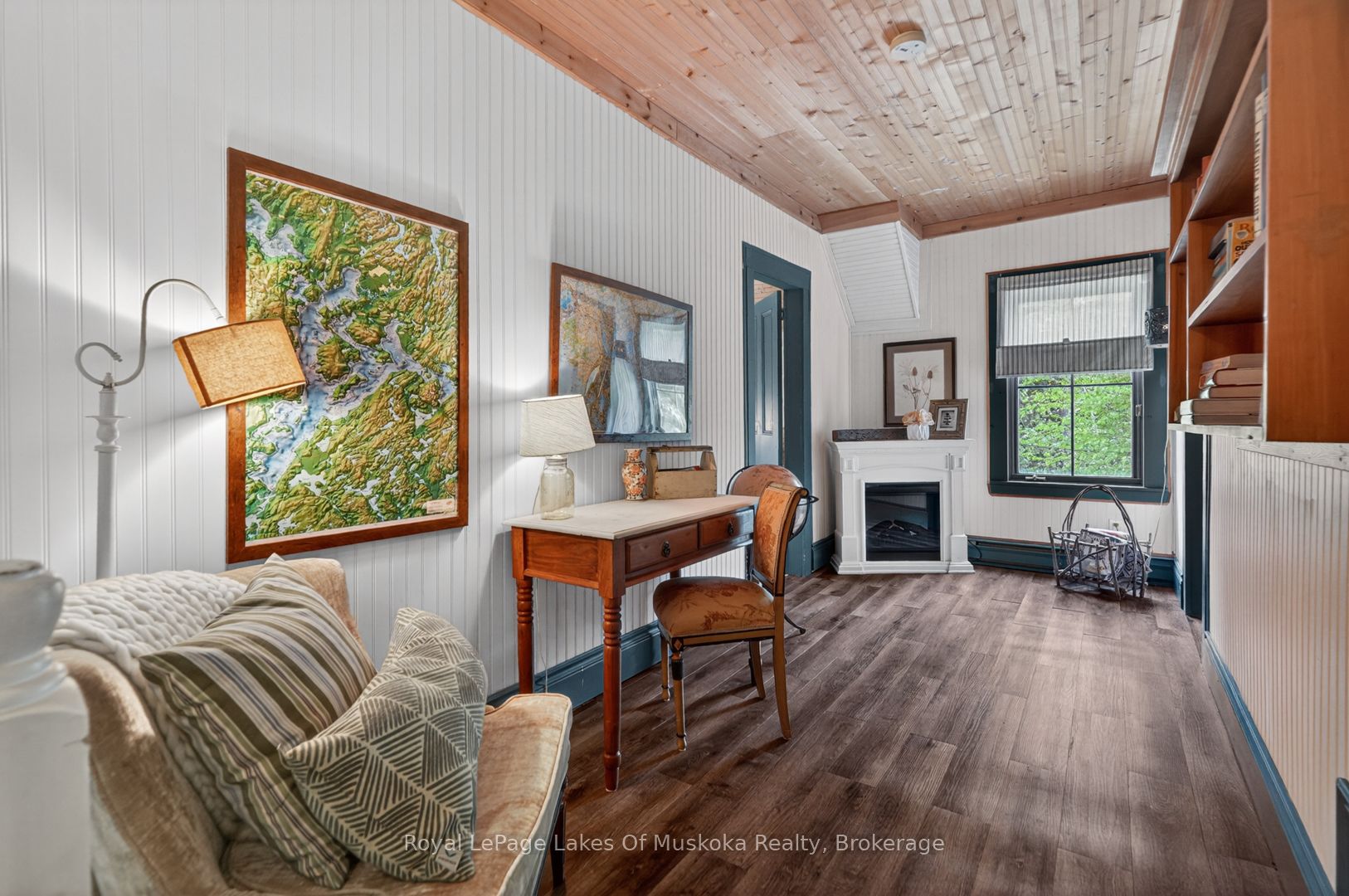 4 Spruce Street E Property Photo 16