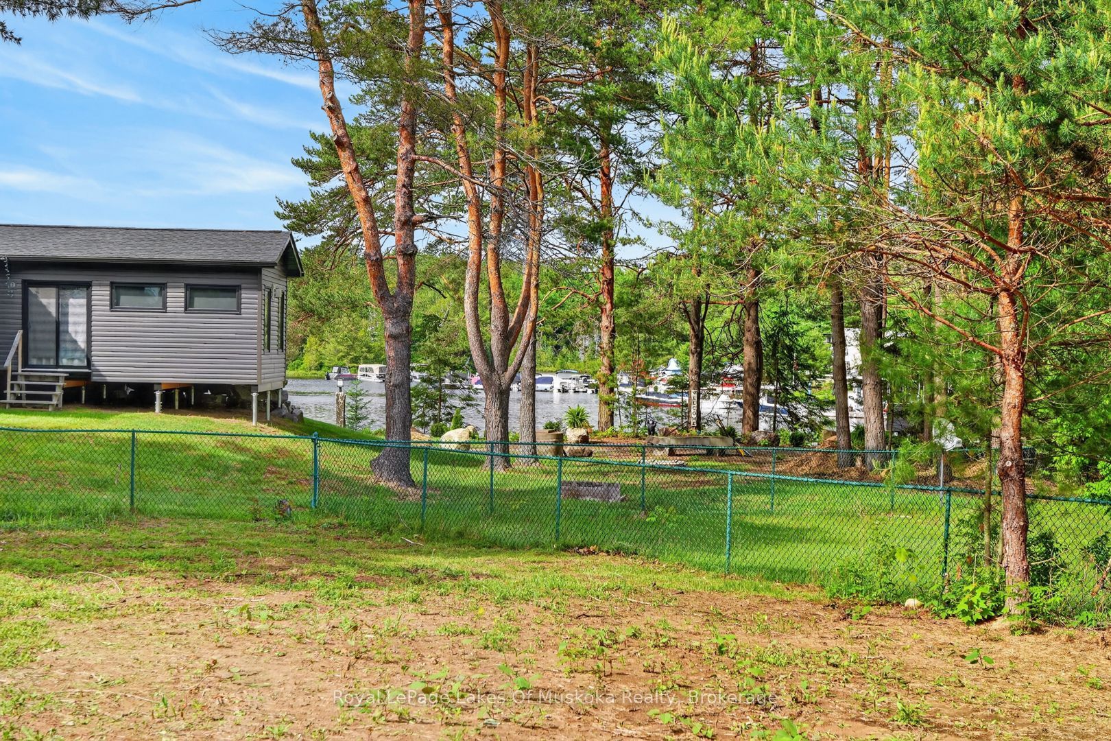 4 Spruce Street E Property Photo 30