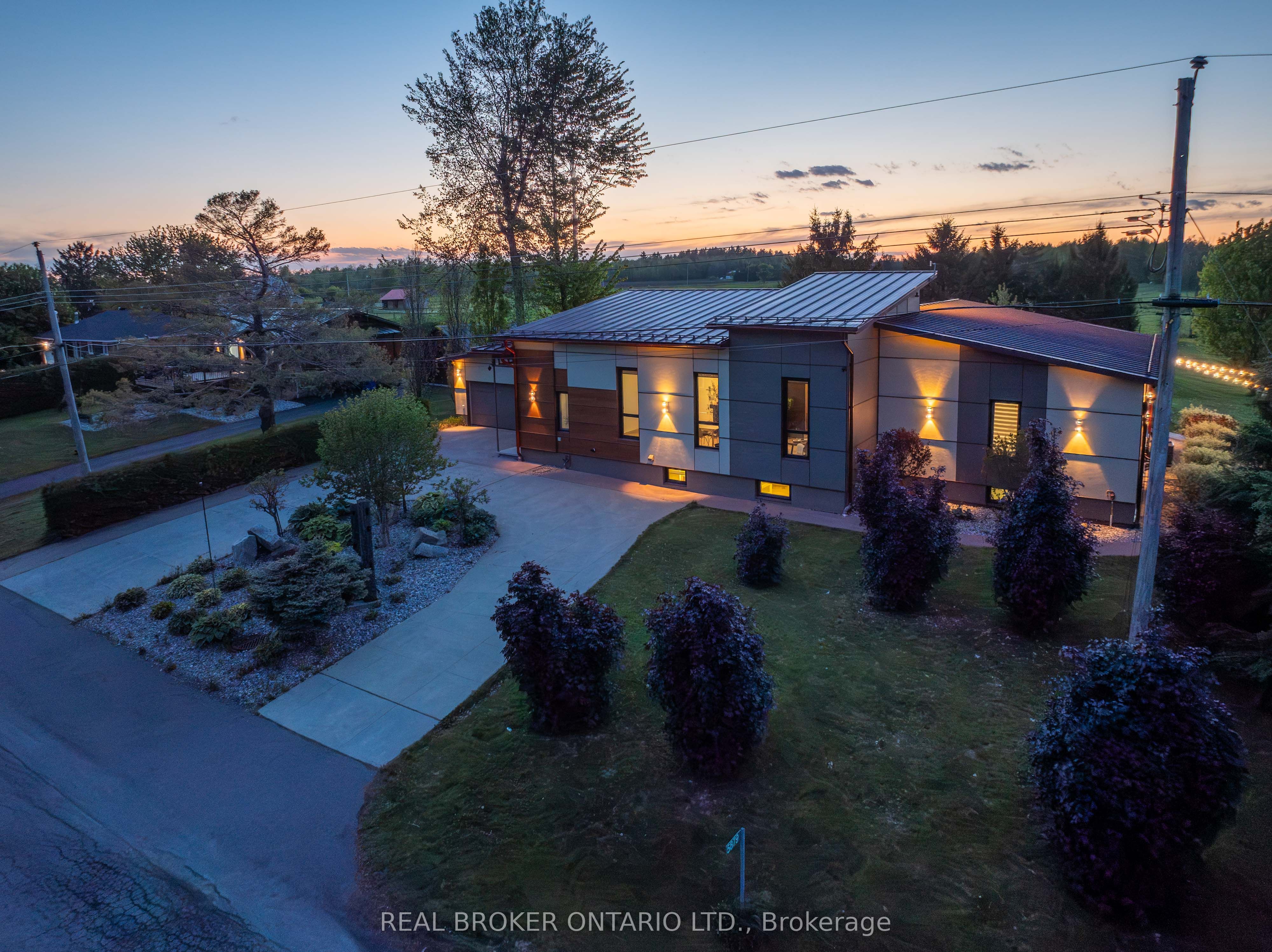 5879 Leitrim Road Property Photo 3