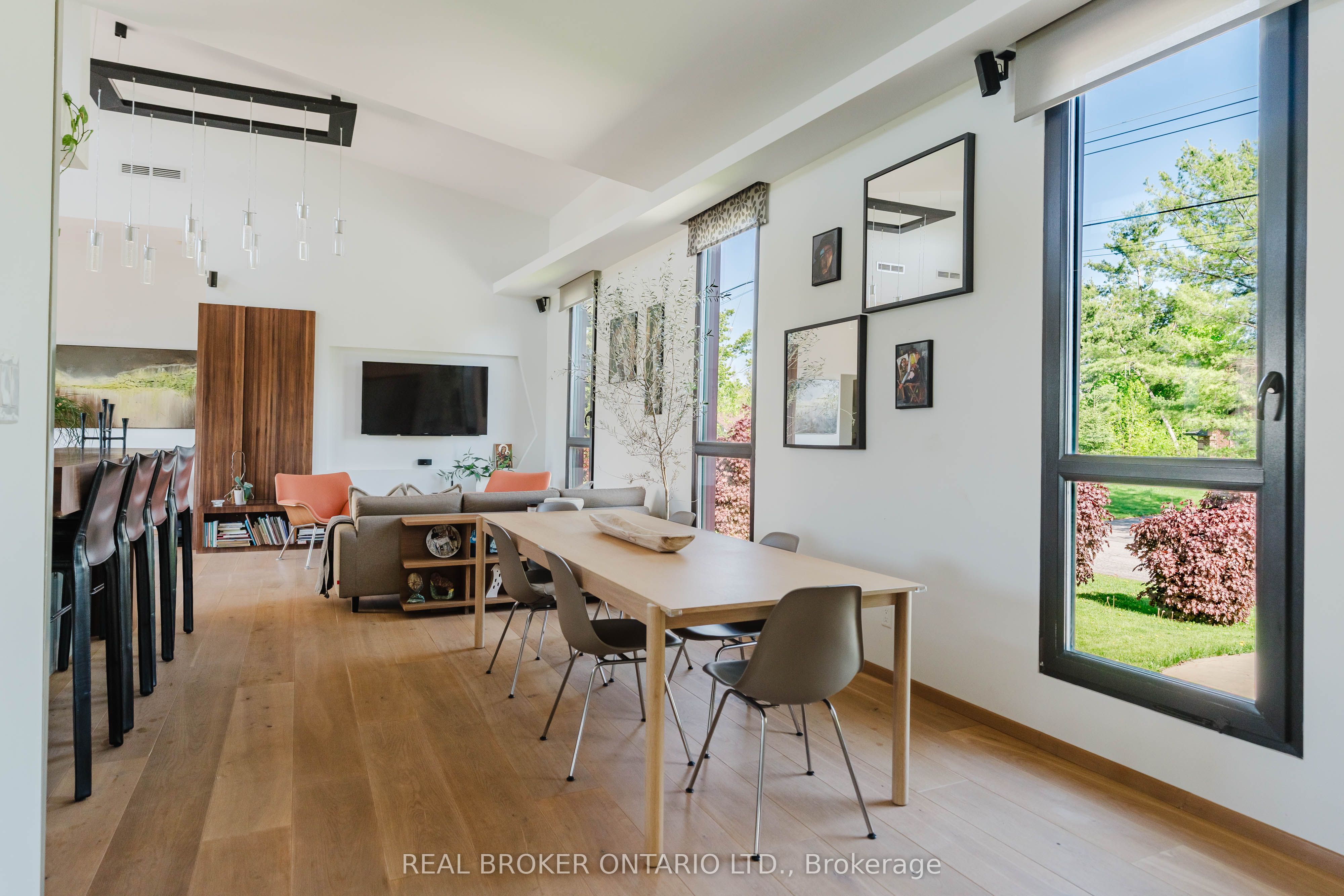 5879 Leitrim Road Property Photo 7