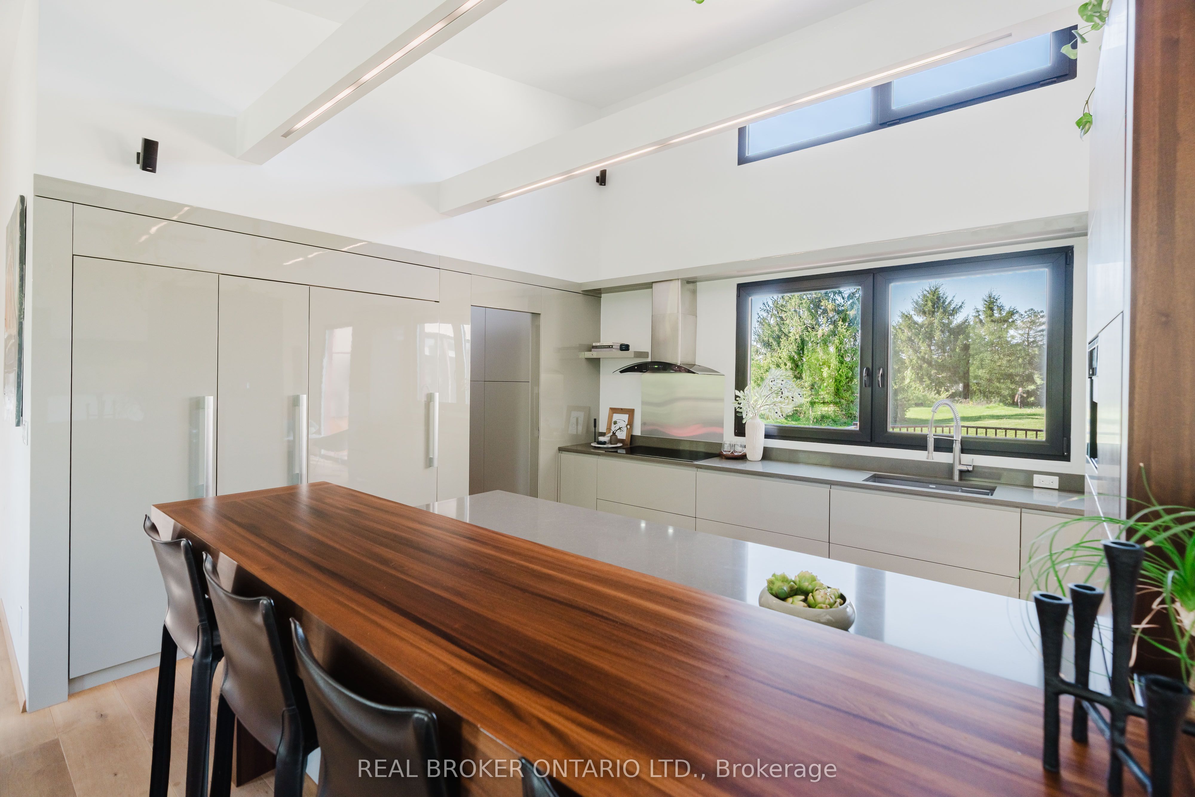 5879 Leitrim Road Property Photo 10