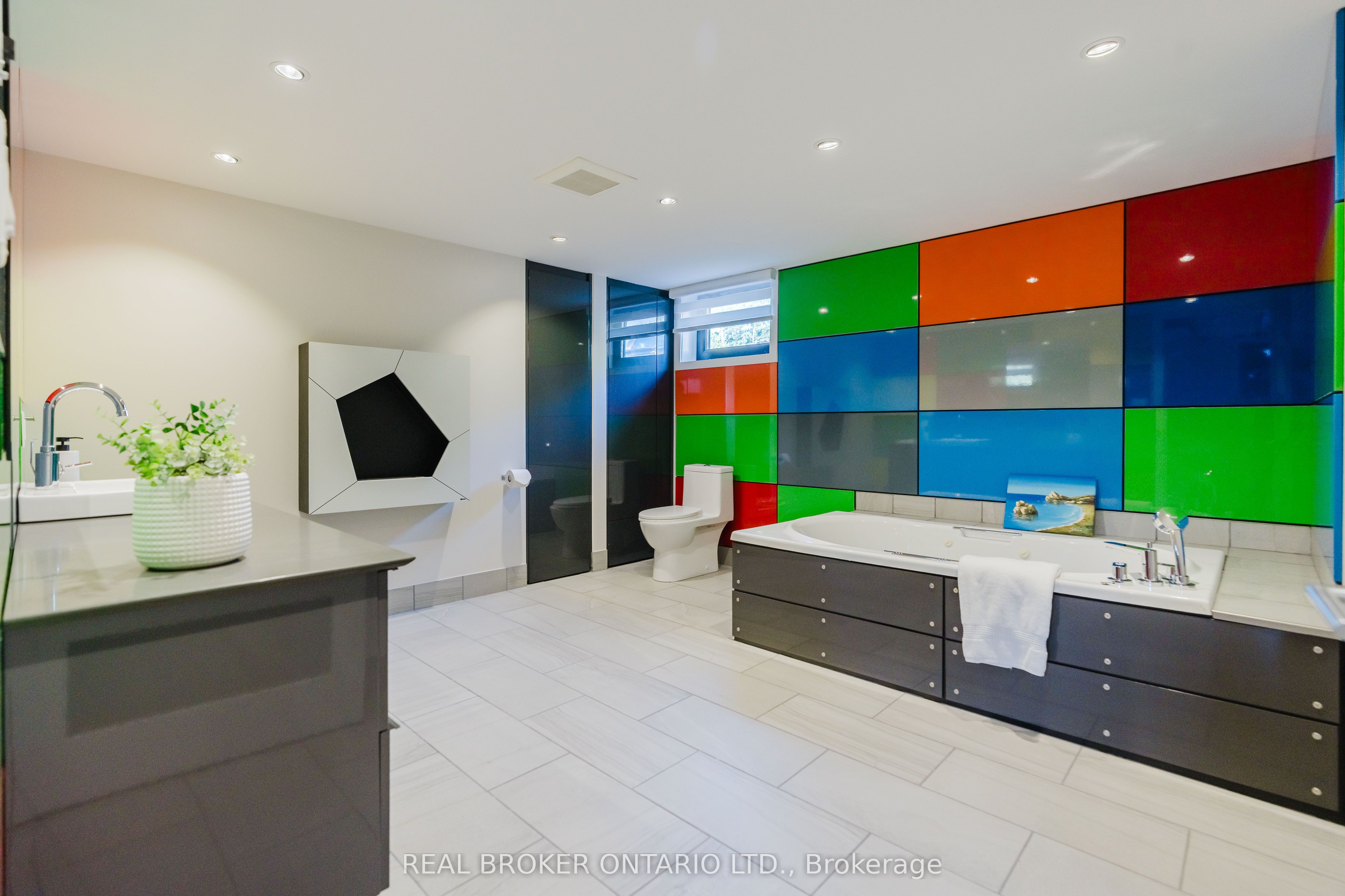 5879 Leitrim Road Property Photo 35