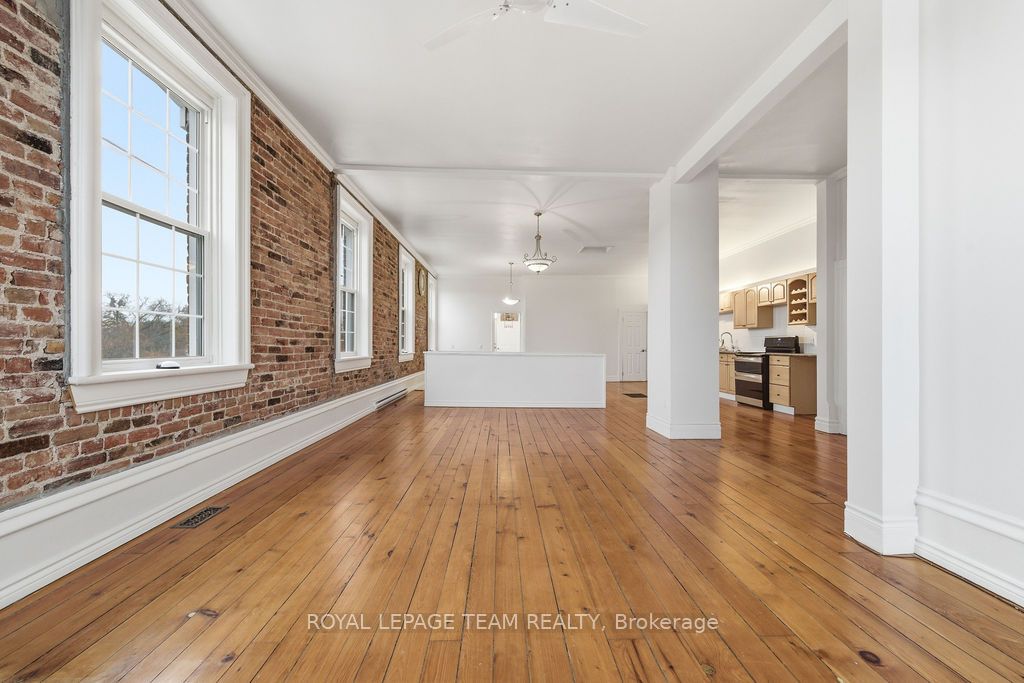 4 Elgin Street W Property Photo 19