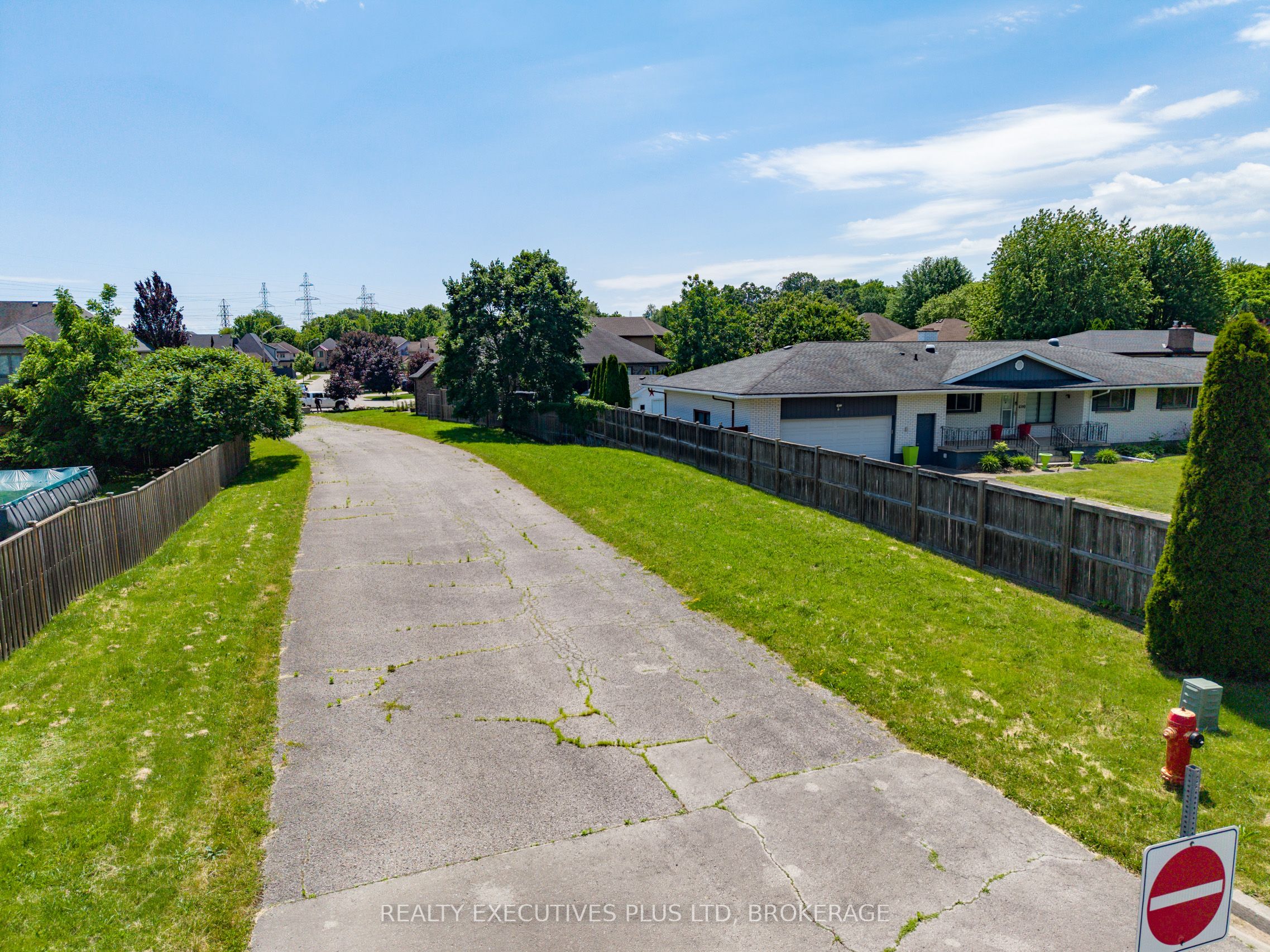 2441 Colangelo Drive Property Photo 4