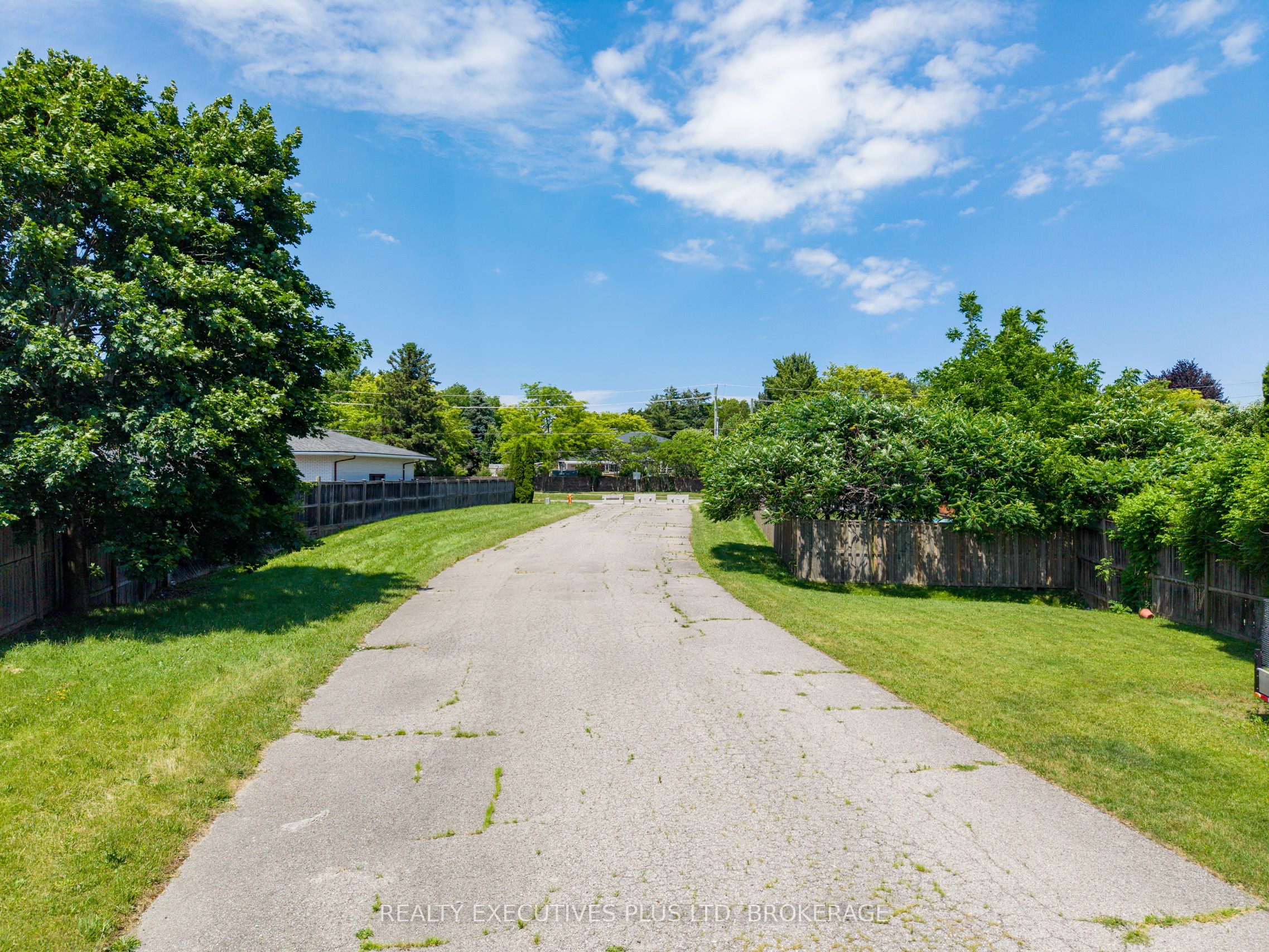 2441 Colangelo Drive Property Photo 8