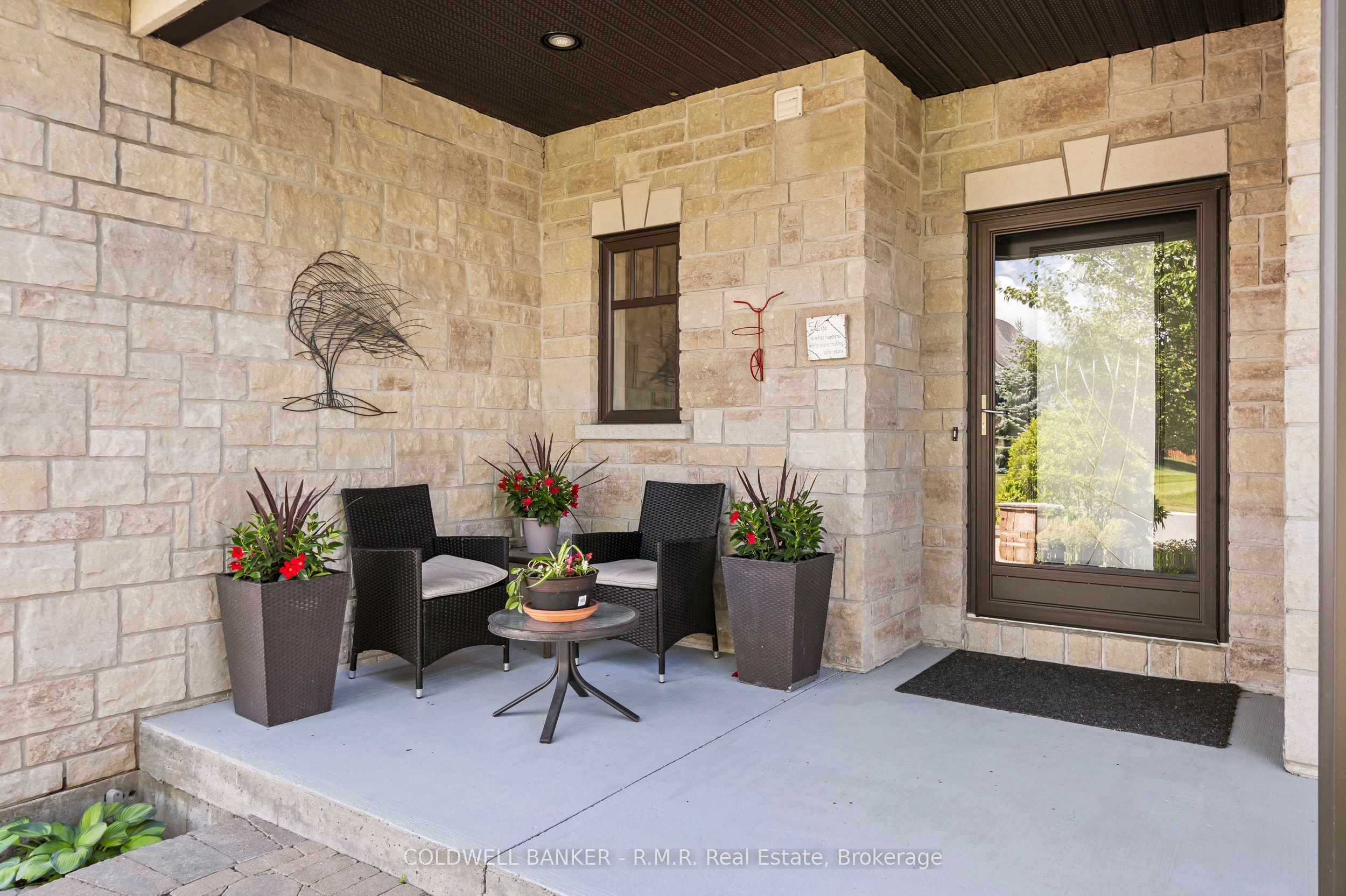 17 Castle Ridge Property Photo 4