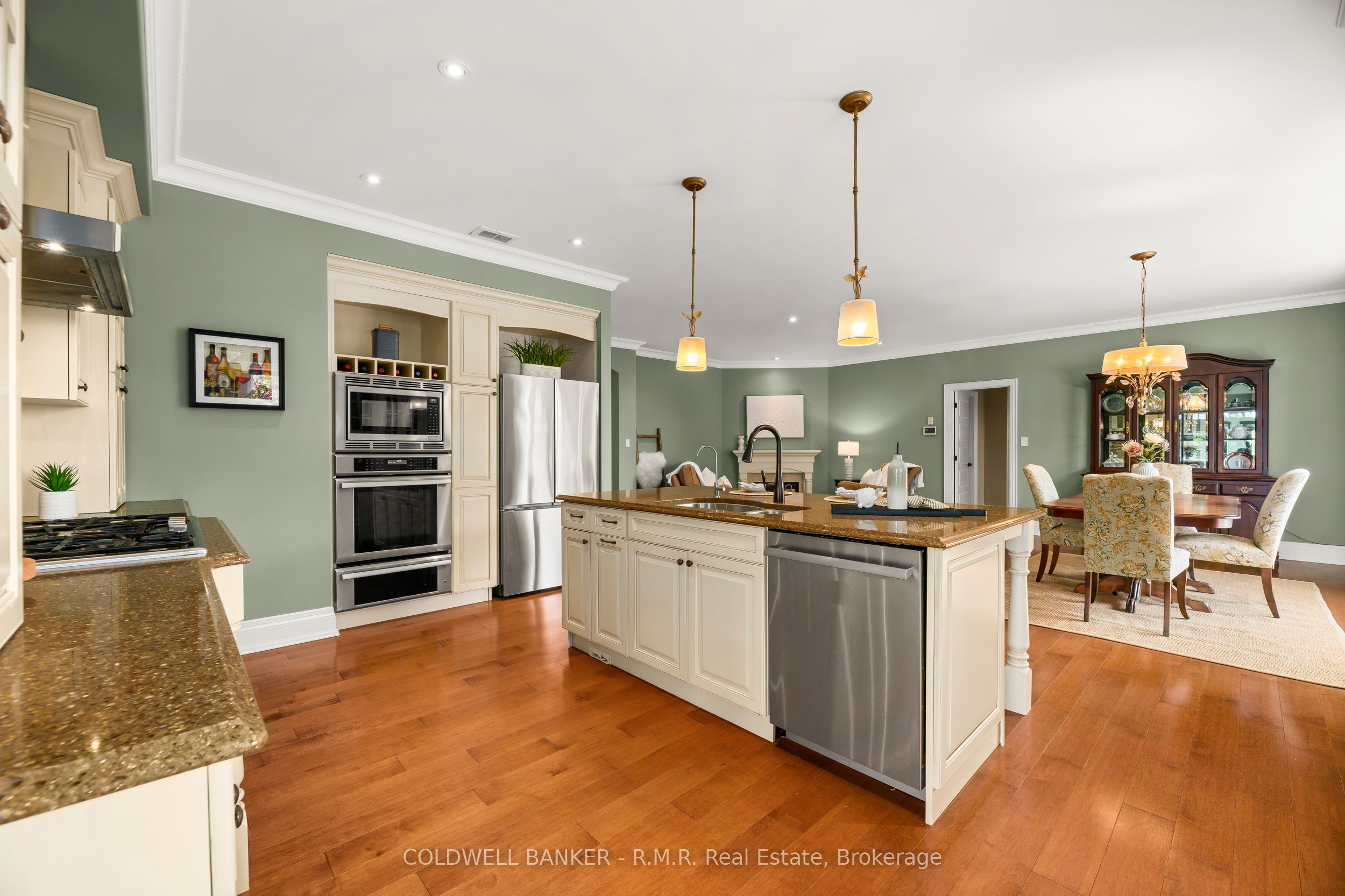 17 Castle Ridge Property Photo 18