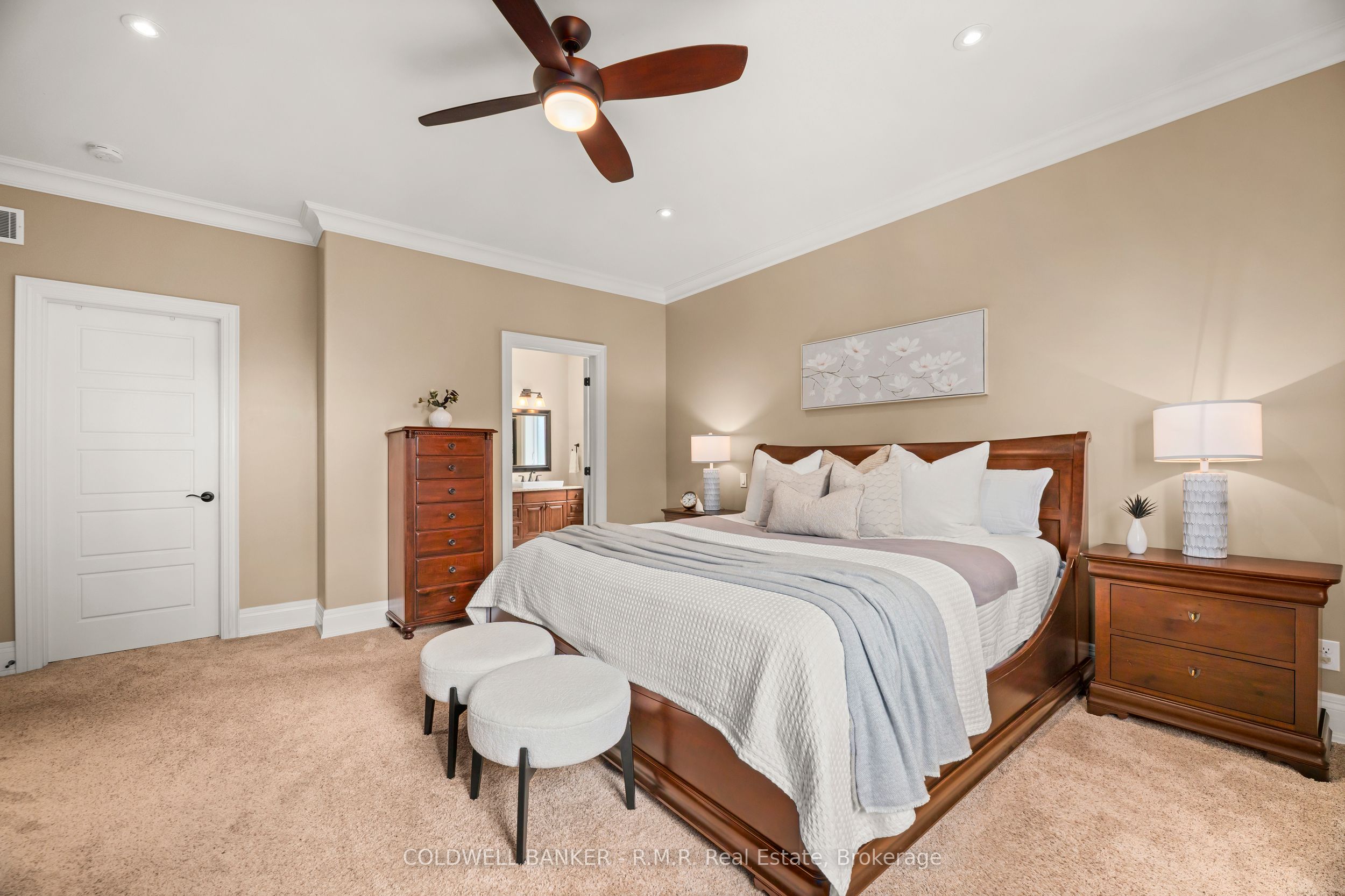 17 Castle Ridge Property Photo 23