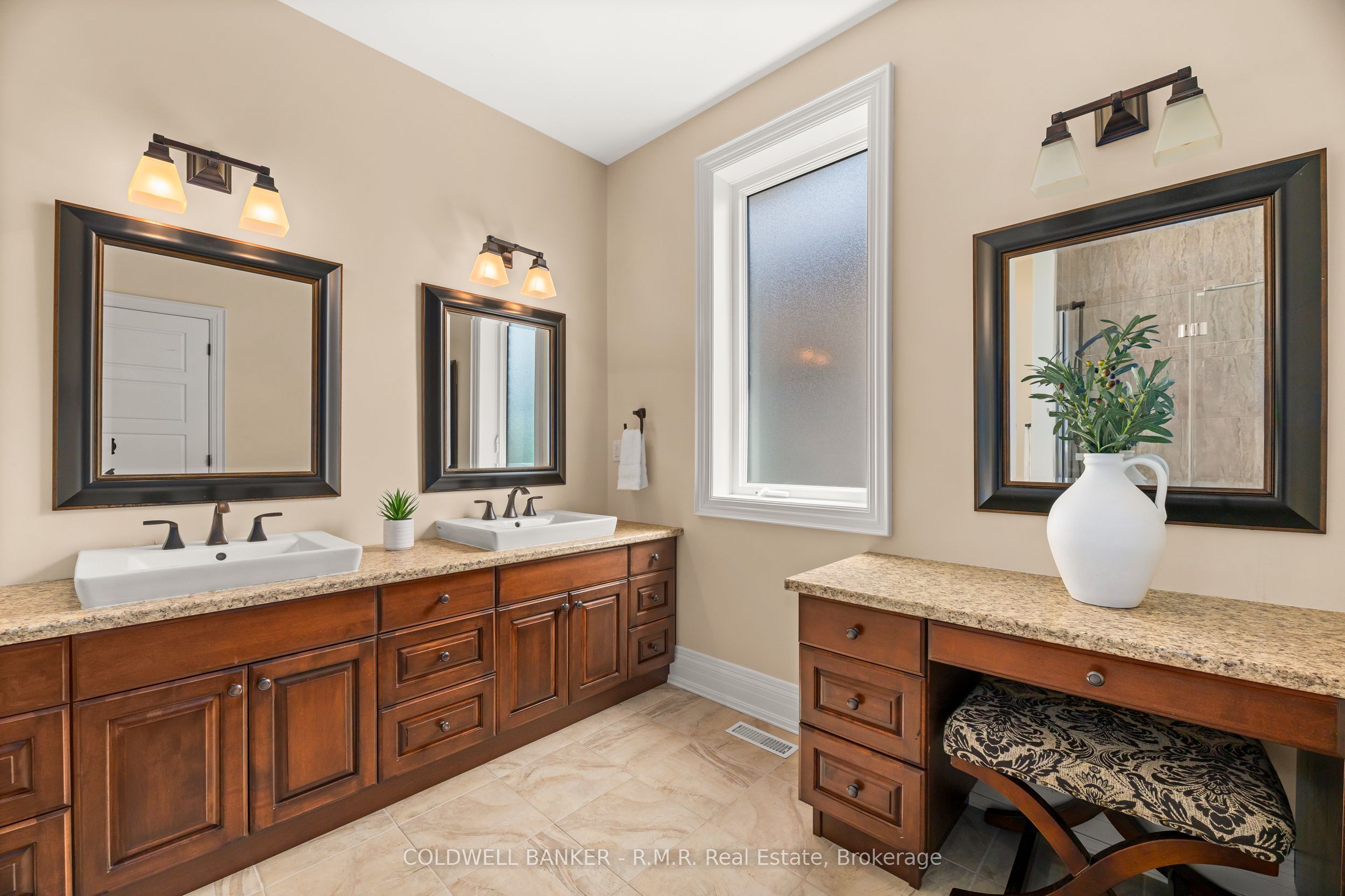 17 Castle Ridge Property Photo 24