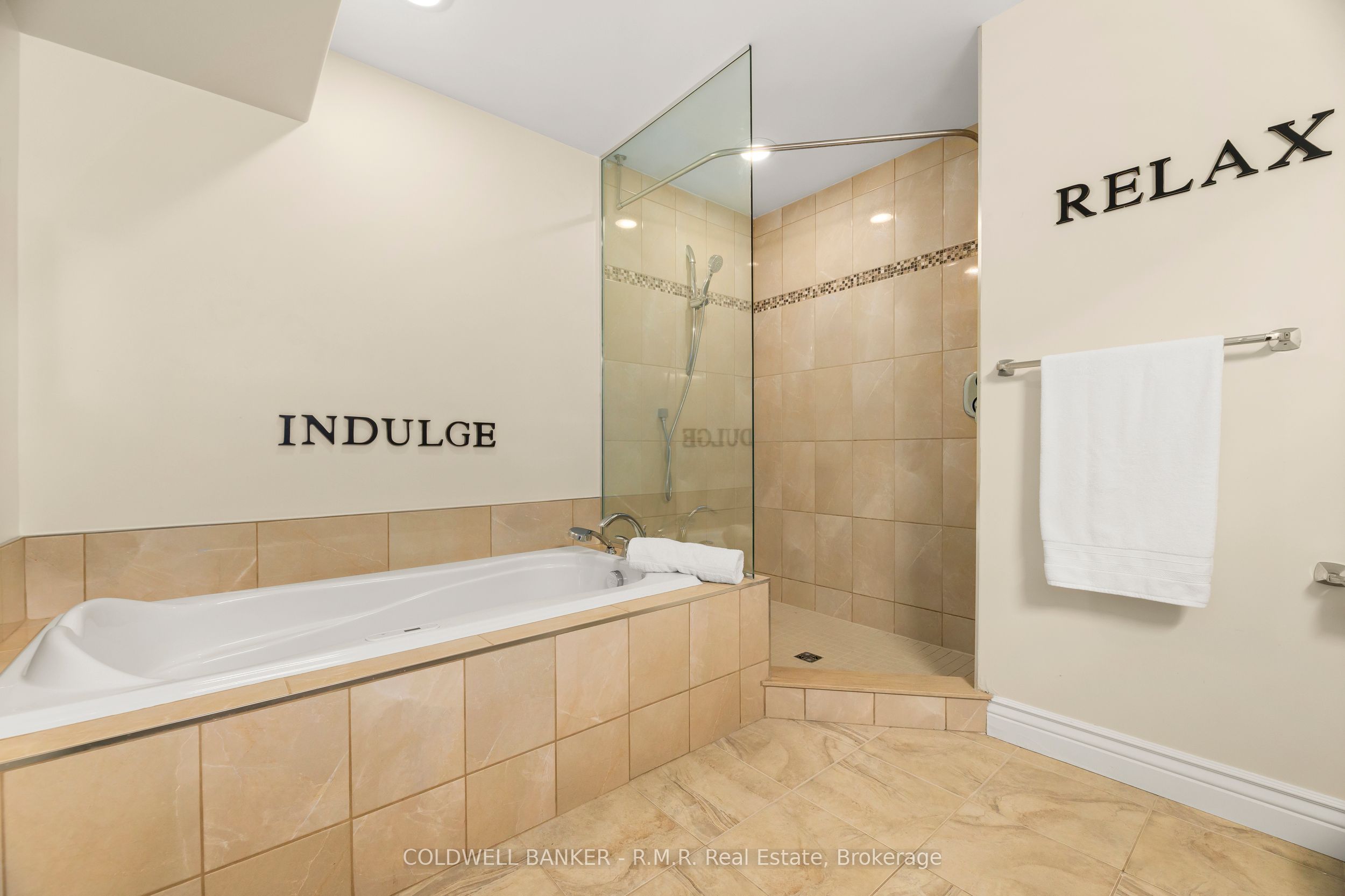 17 Castle Ridge Property Photo 36