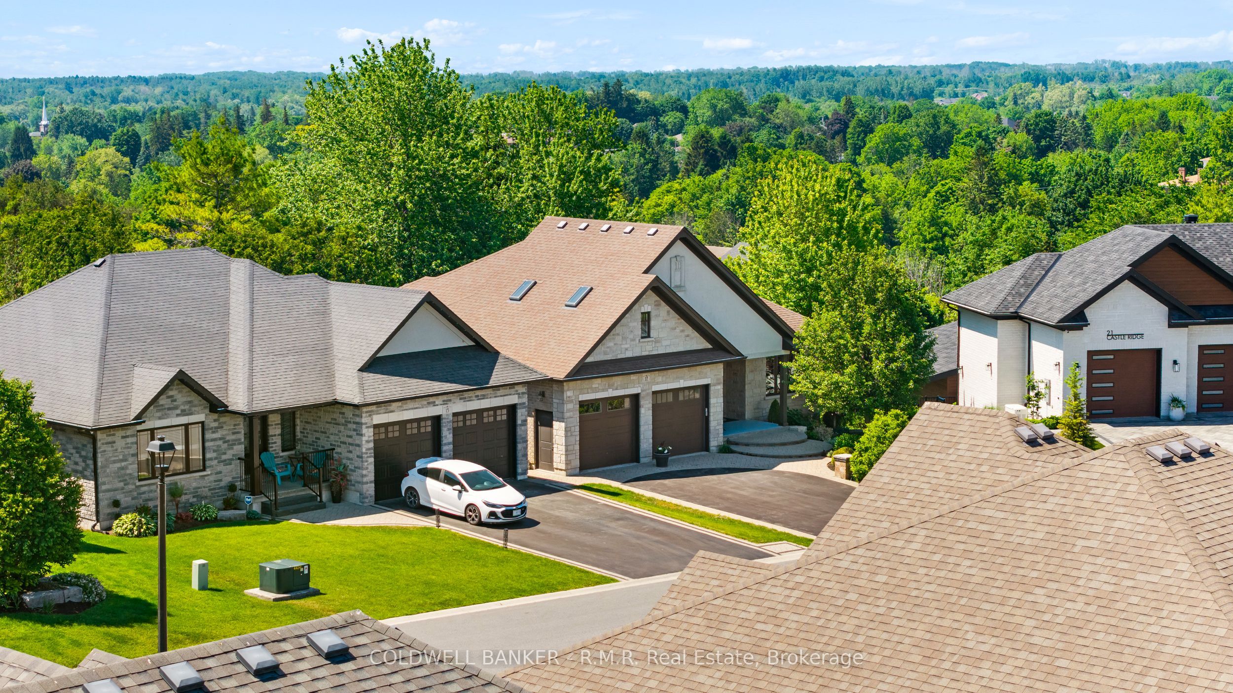 17 Castle Ridge Property Photo 45